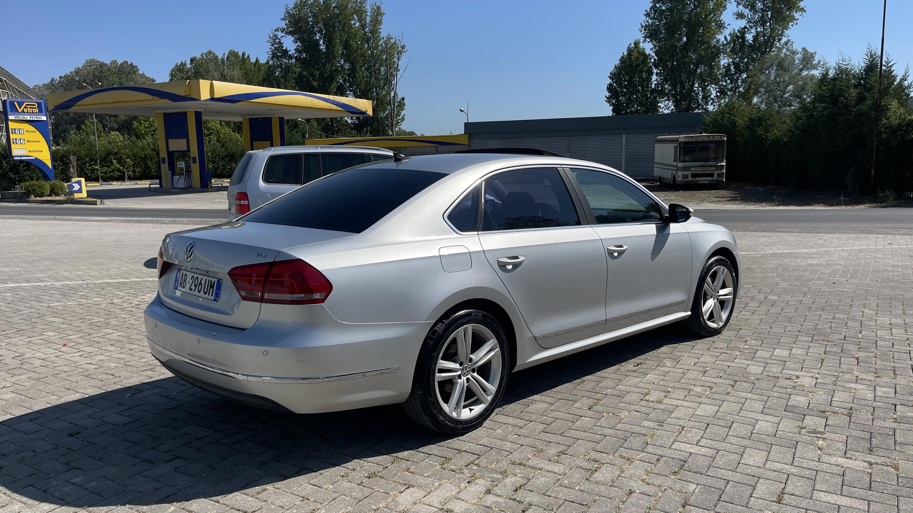 Volkswagen Passat - photo 3