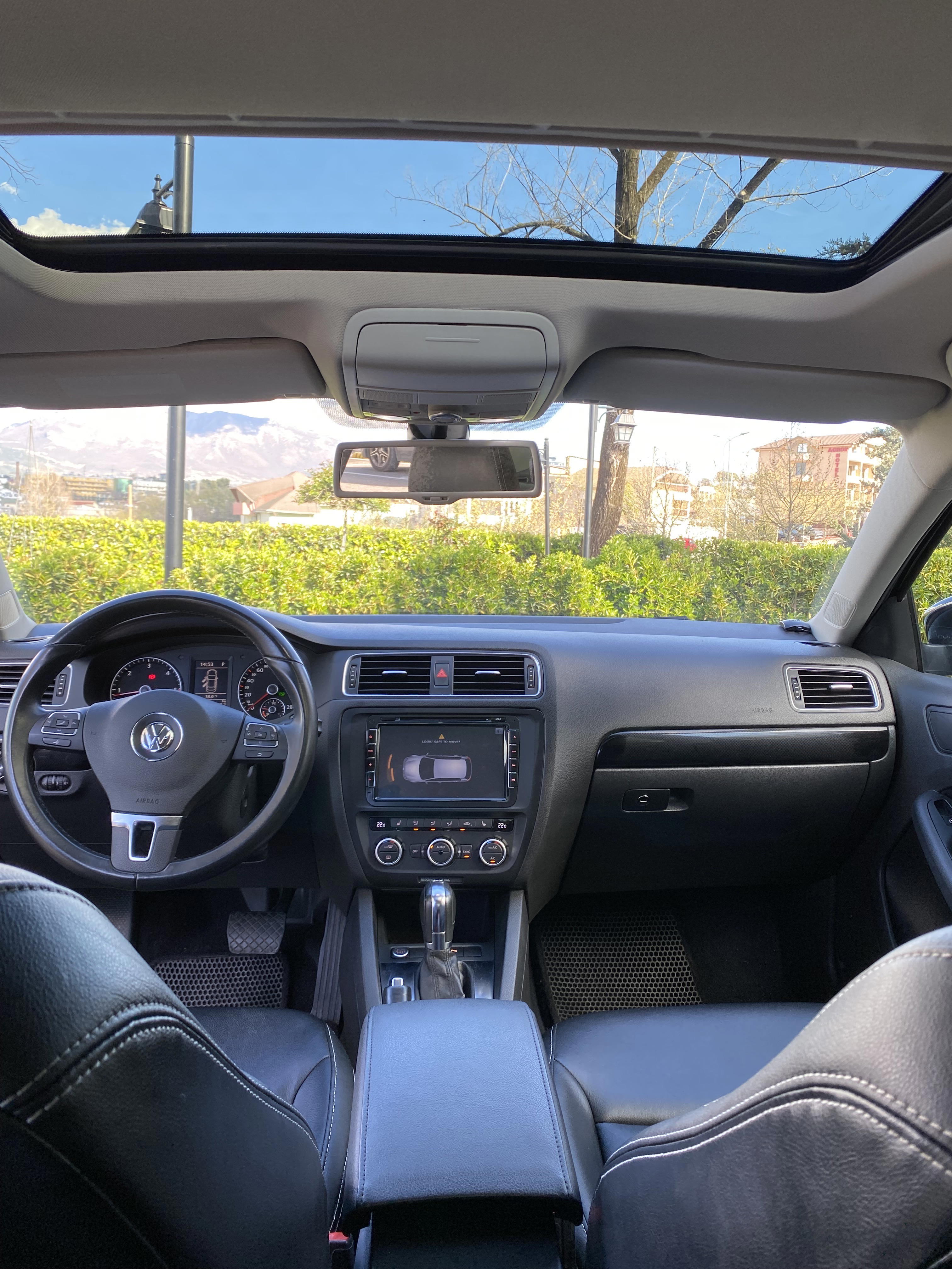 Volkswagen Jetta - photo 4