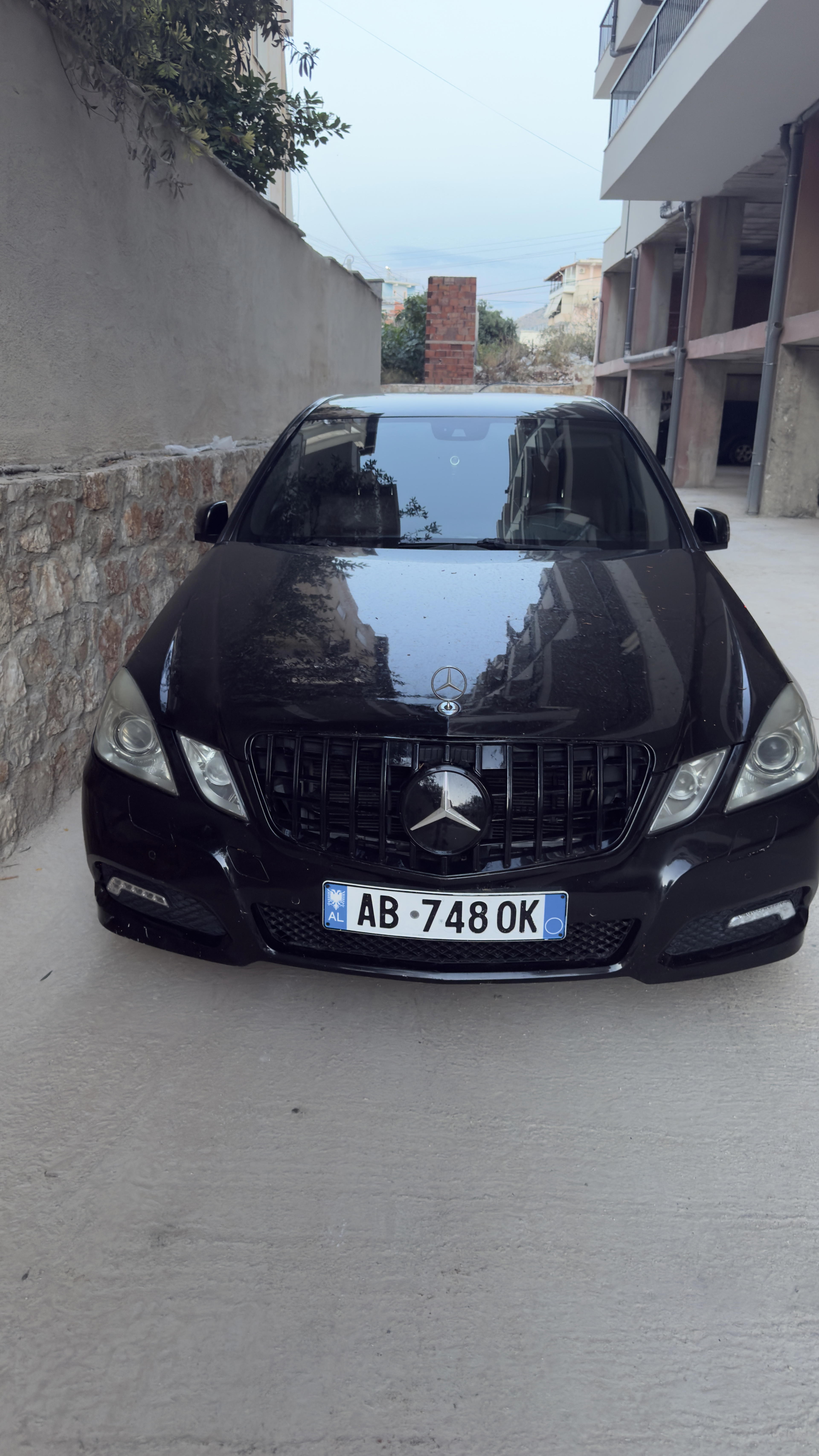 Mercedes-Benz E-Class RentX Albania