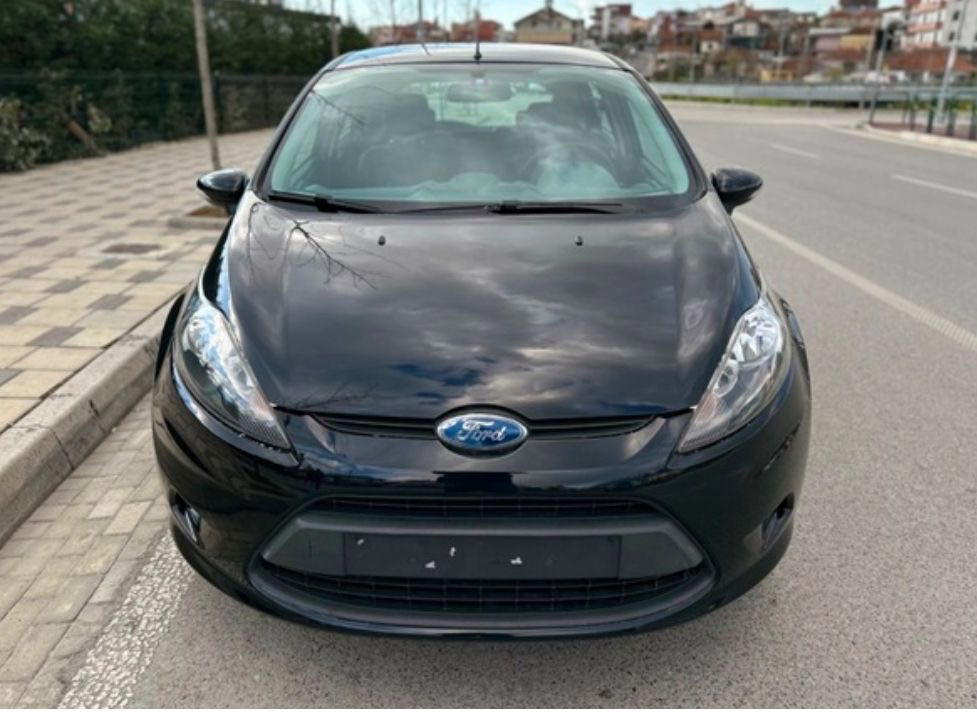 Ford Fiesta - main photo
