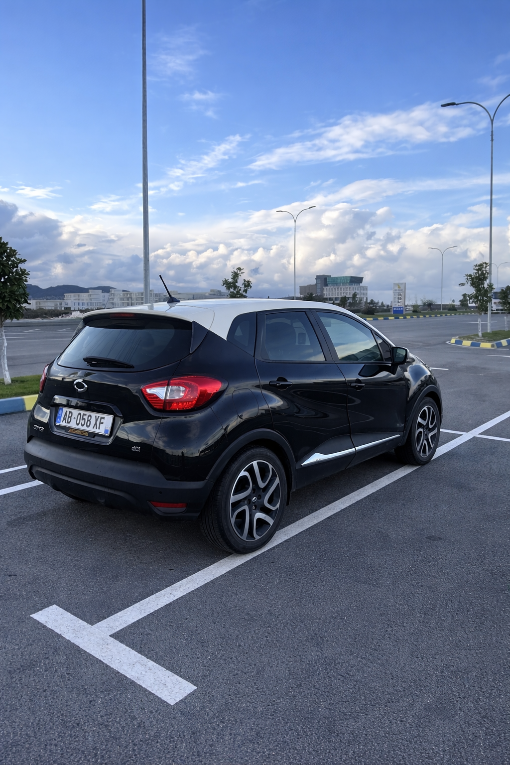 Renault Megane - side view