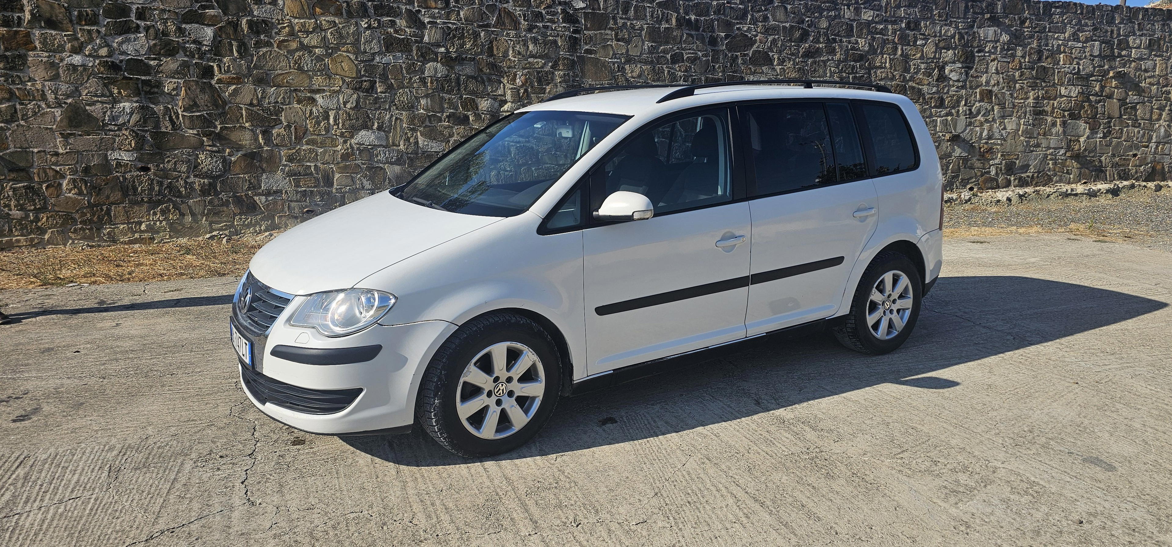 Volkswagen Touran - photo 3