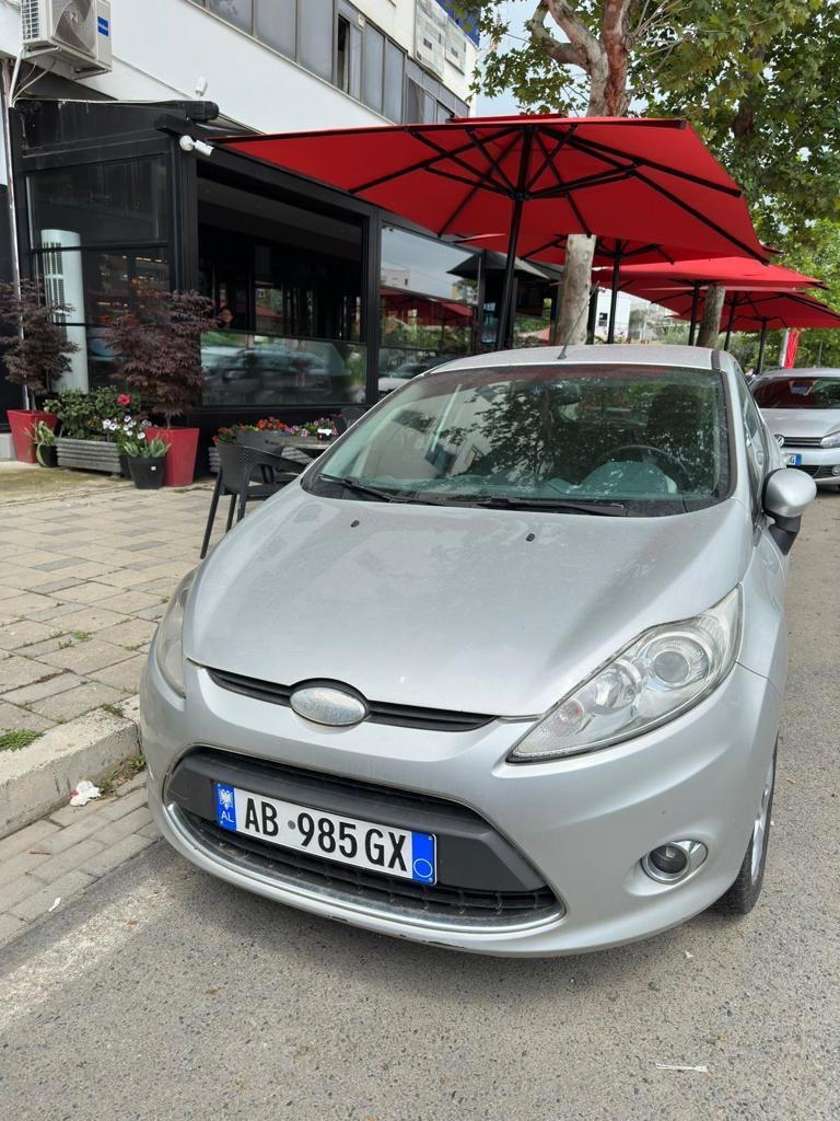 Ford Fiesta - main photo