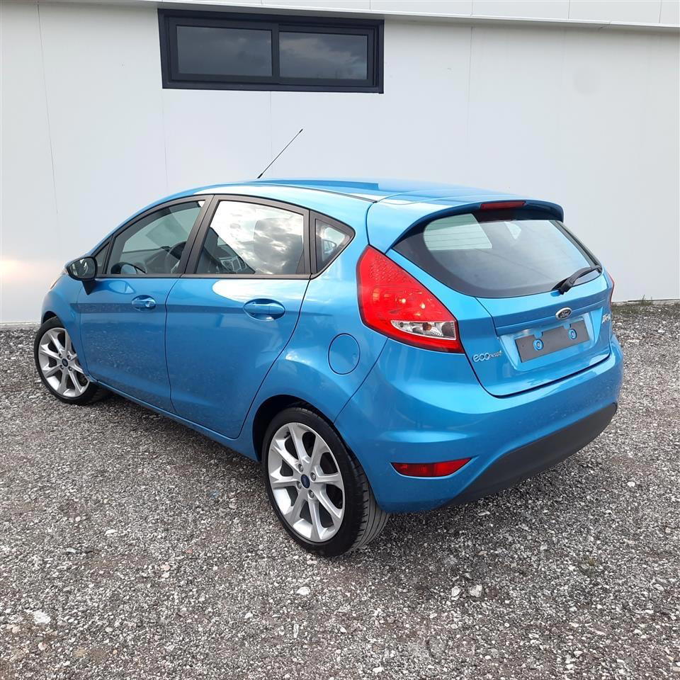 Ford Fiesta - photo 4