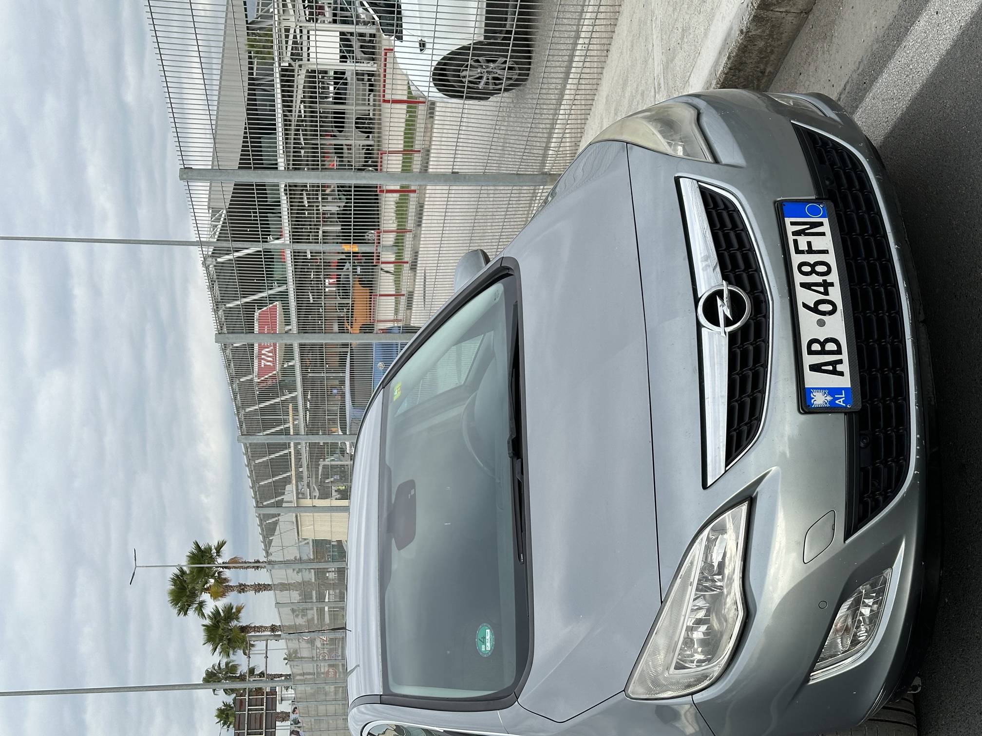 Opel Astra - side view