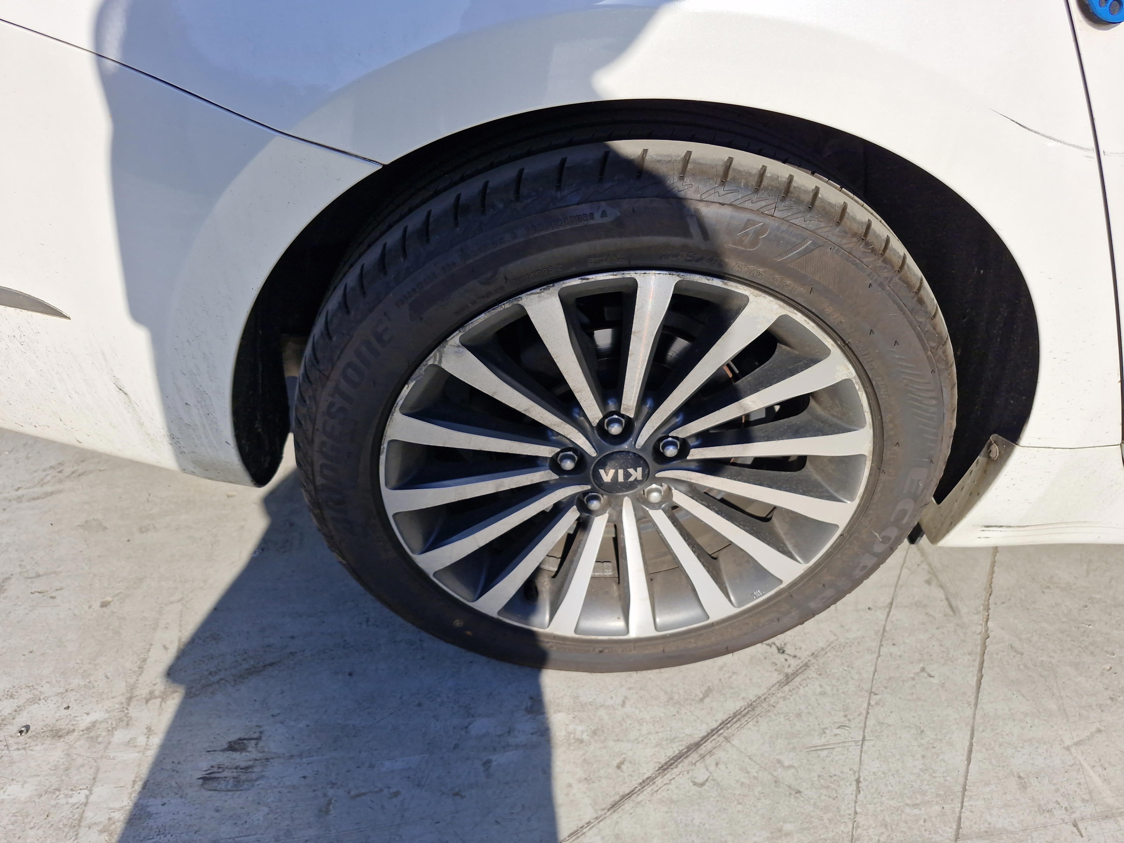 Kia K900 - photo 3