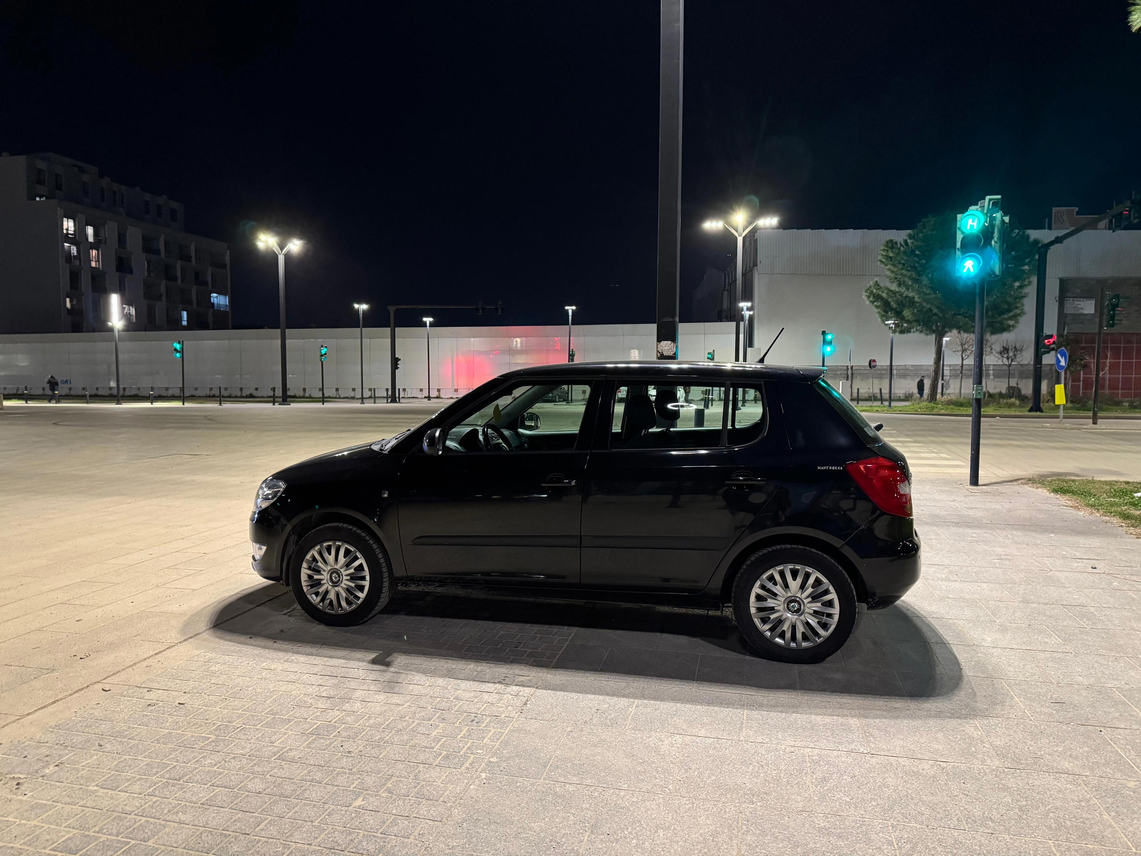 Skoda Fabia - side view