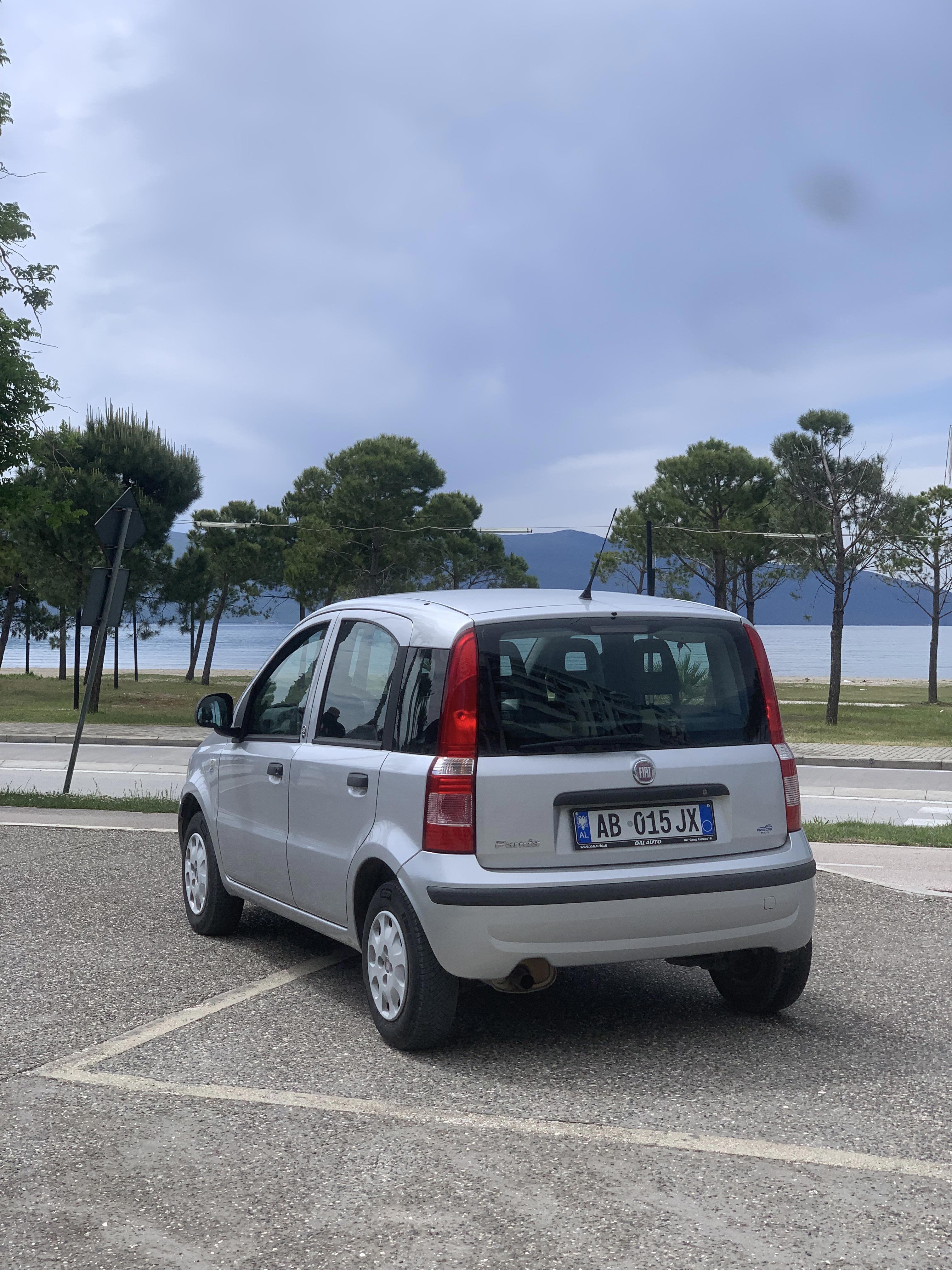 FIAT Grande Punto - side view