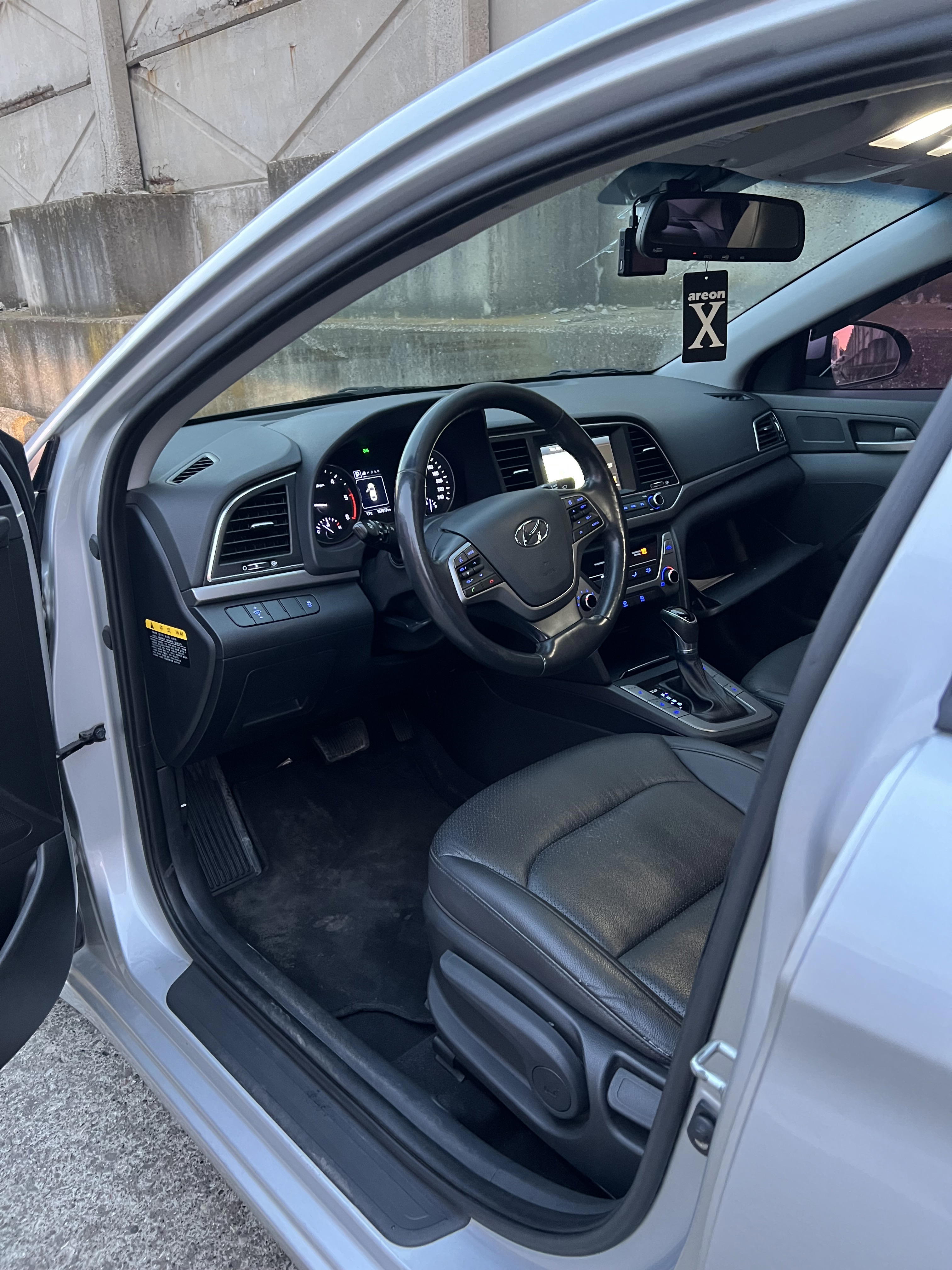 Hyundai Avante - photo 4