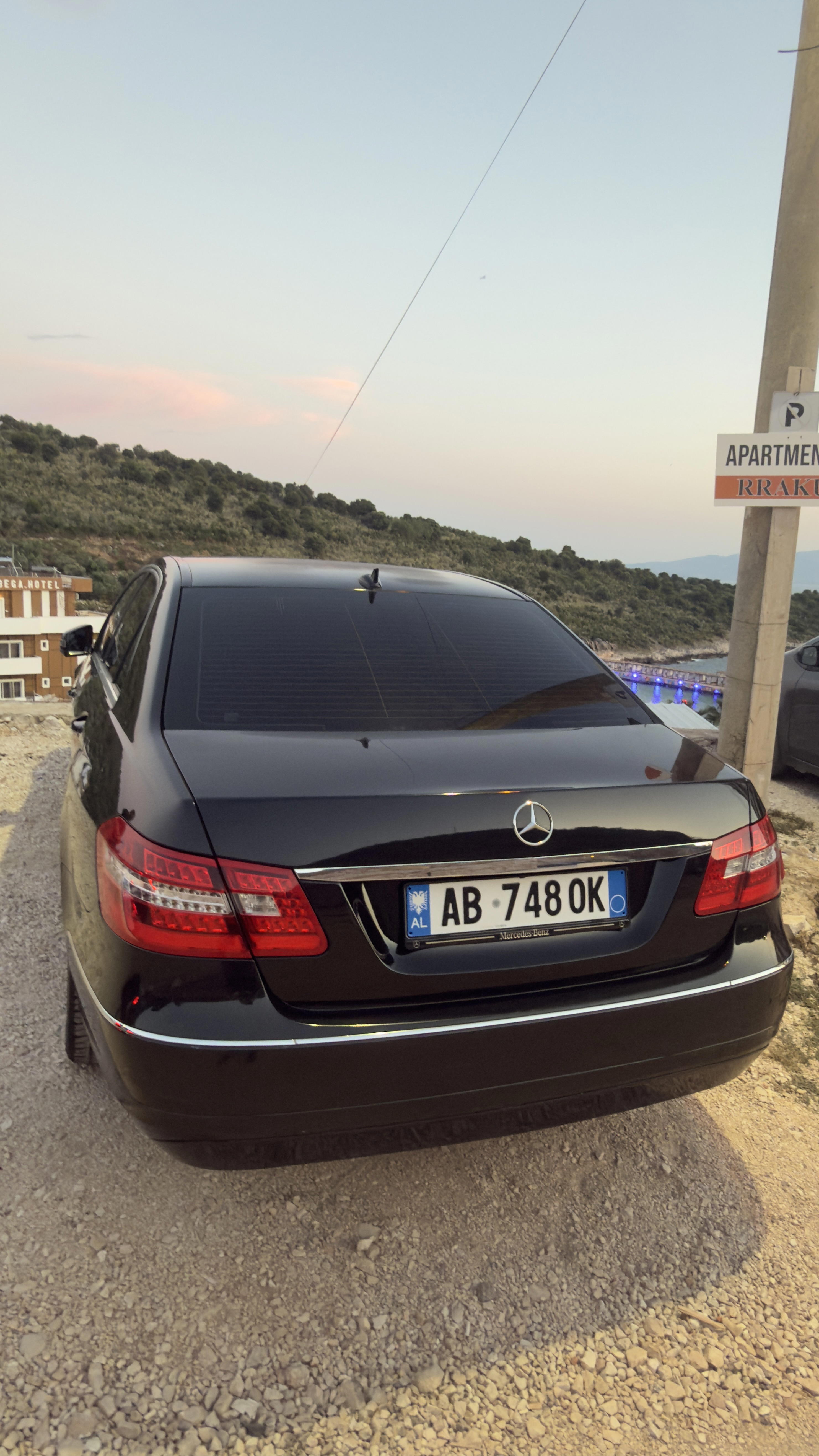 Mercedes-Benz E-Class - side view