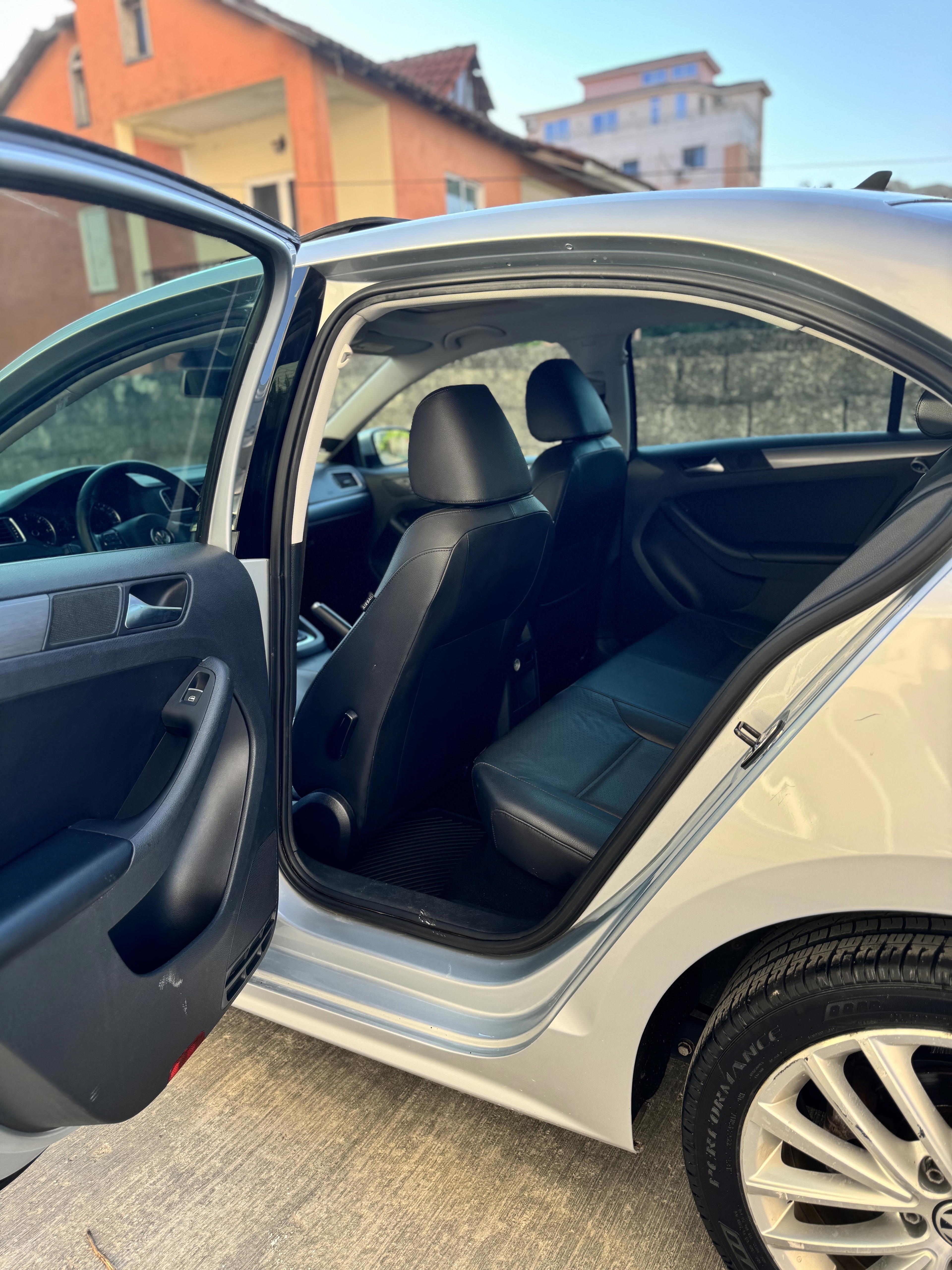 Volkswagen Jetta - photo 4