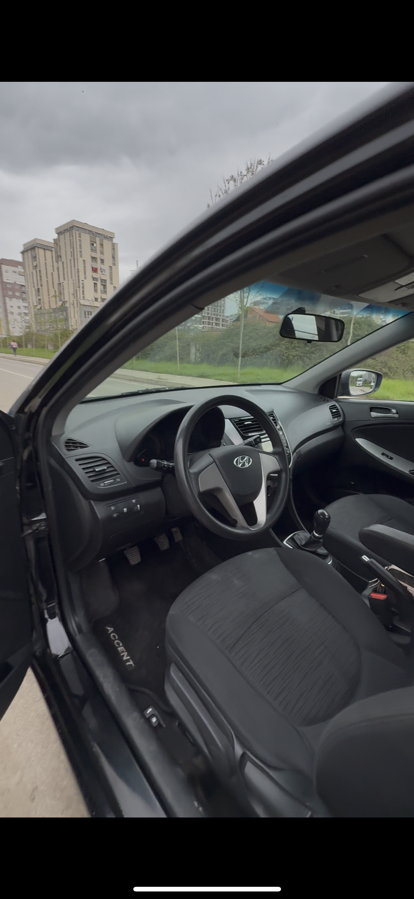 Hyundai Accent - photo 3