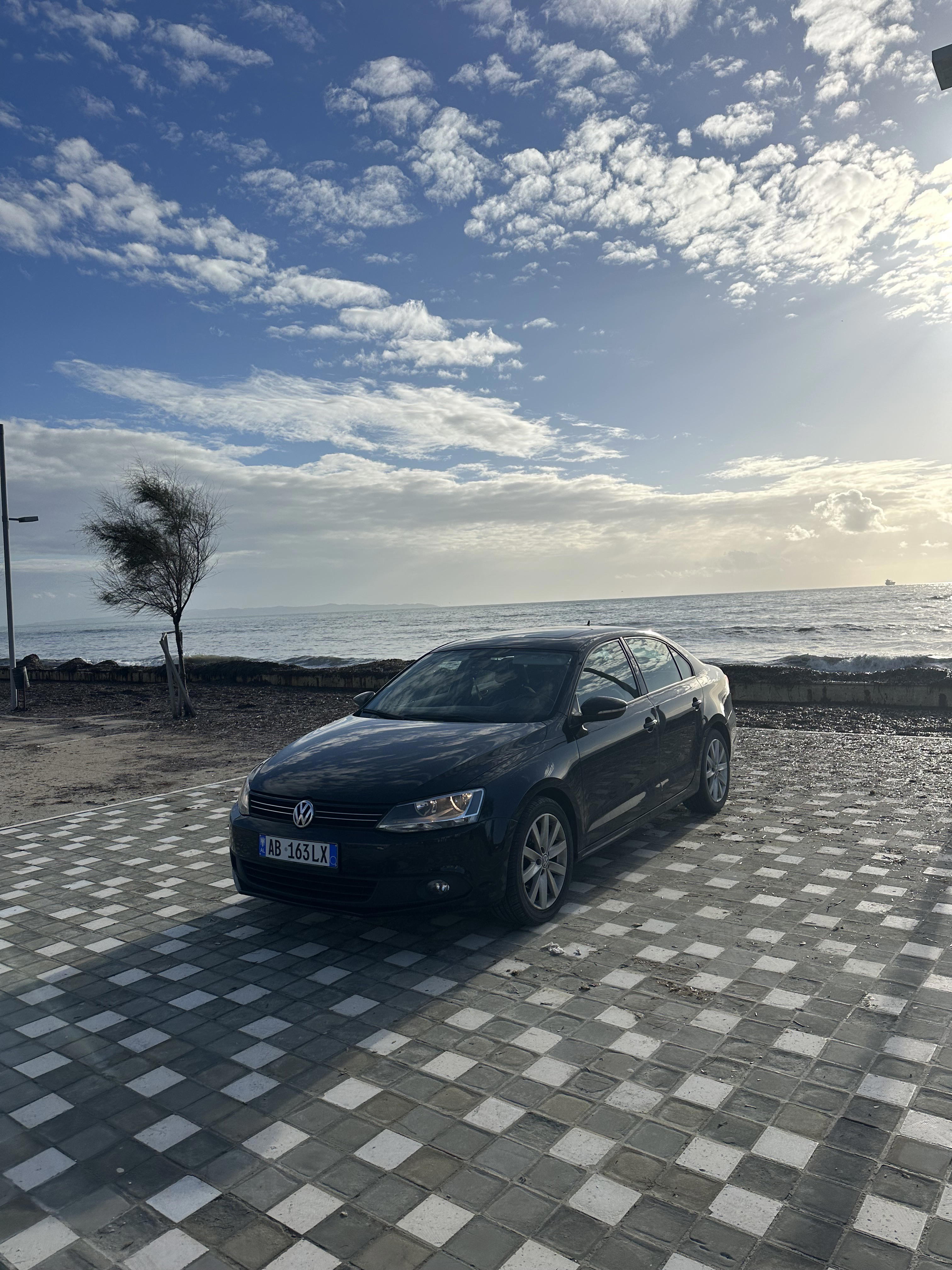 Volkswagen Jetta - main photo