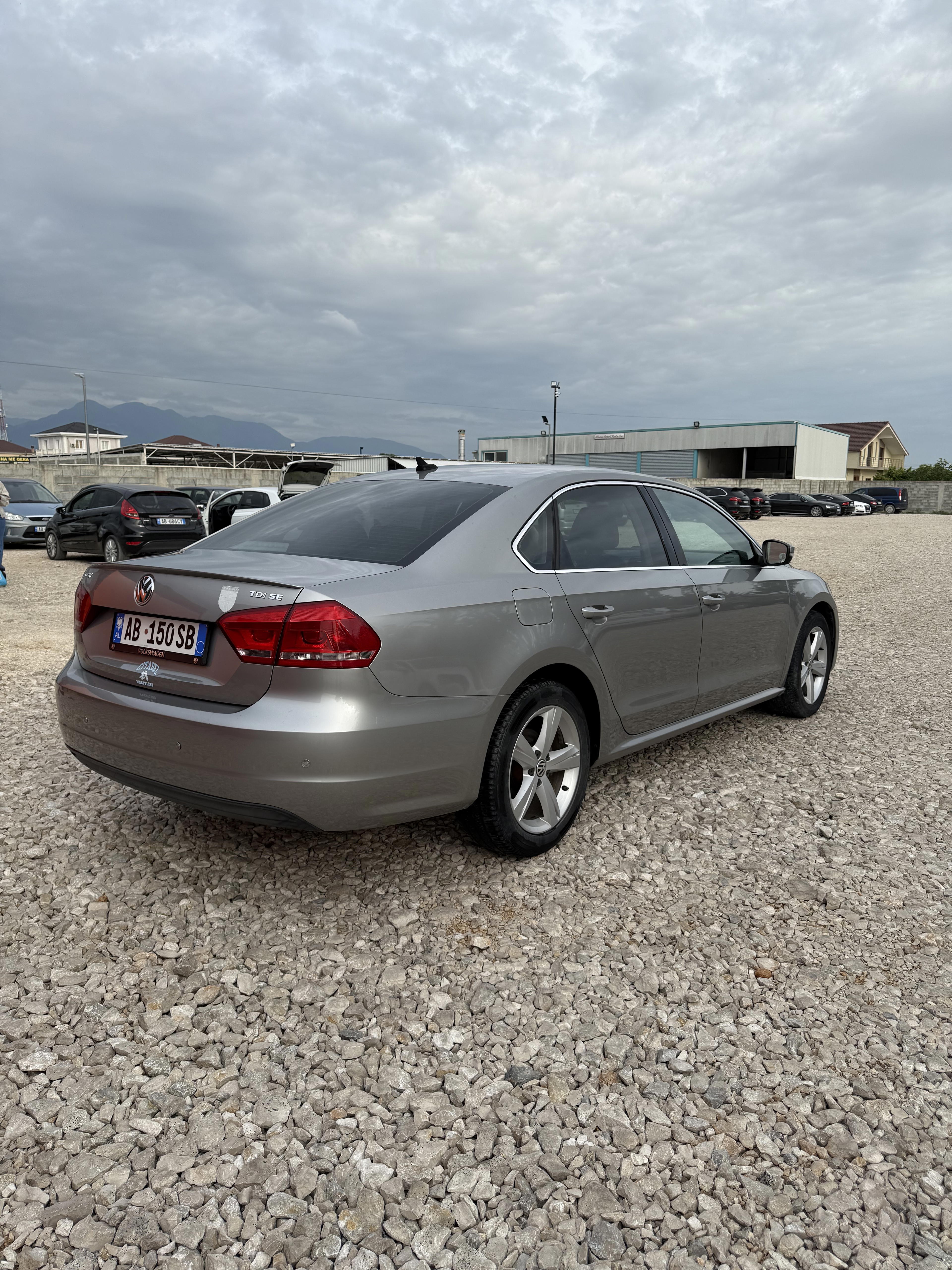 Volkswagen Passat - side view
