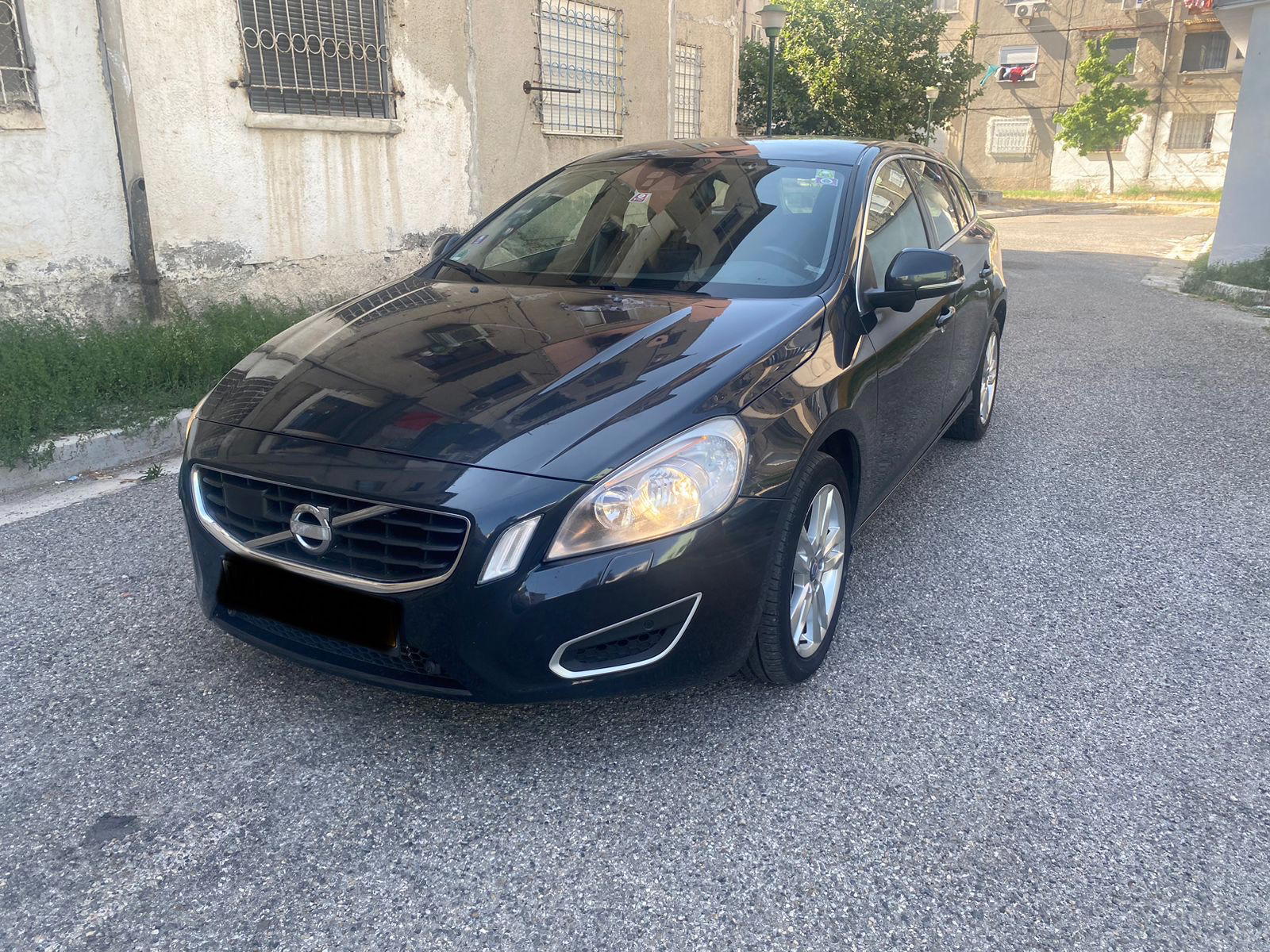 Volvo V60 - main photo