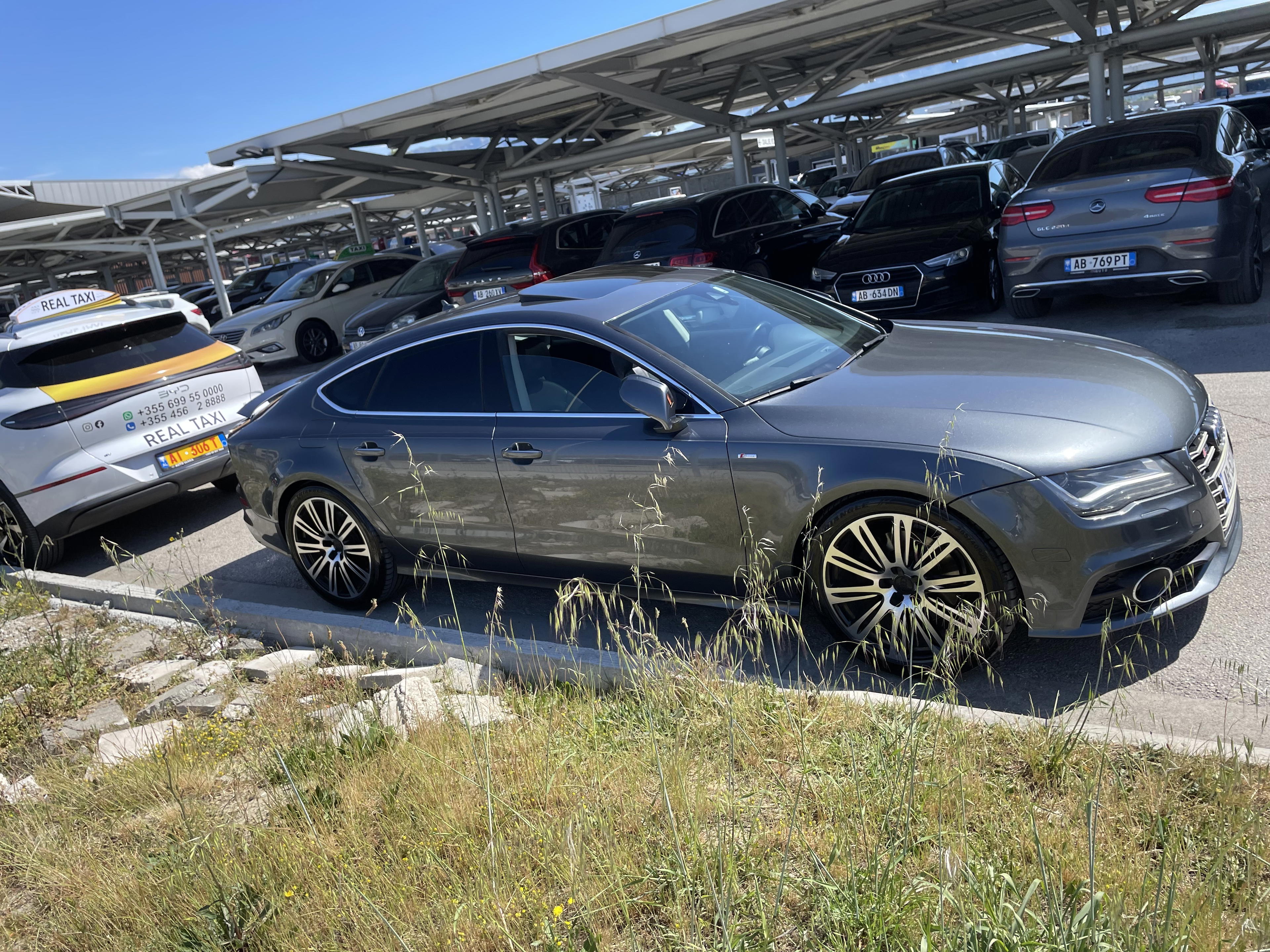 Audi A7 - side view