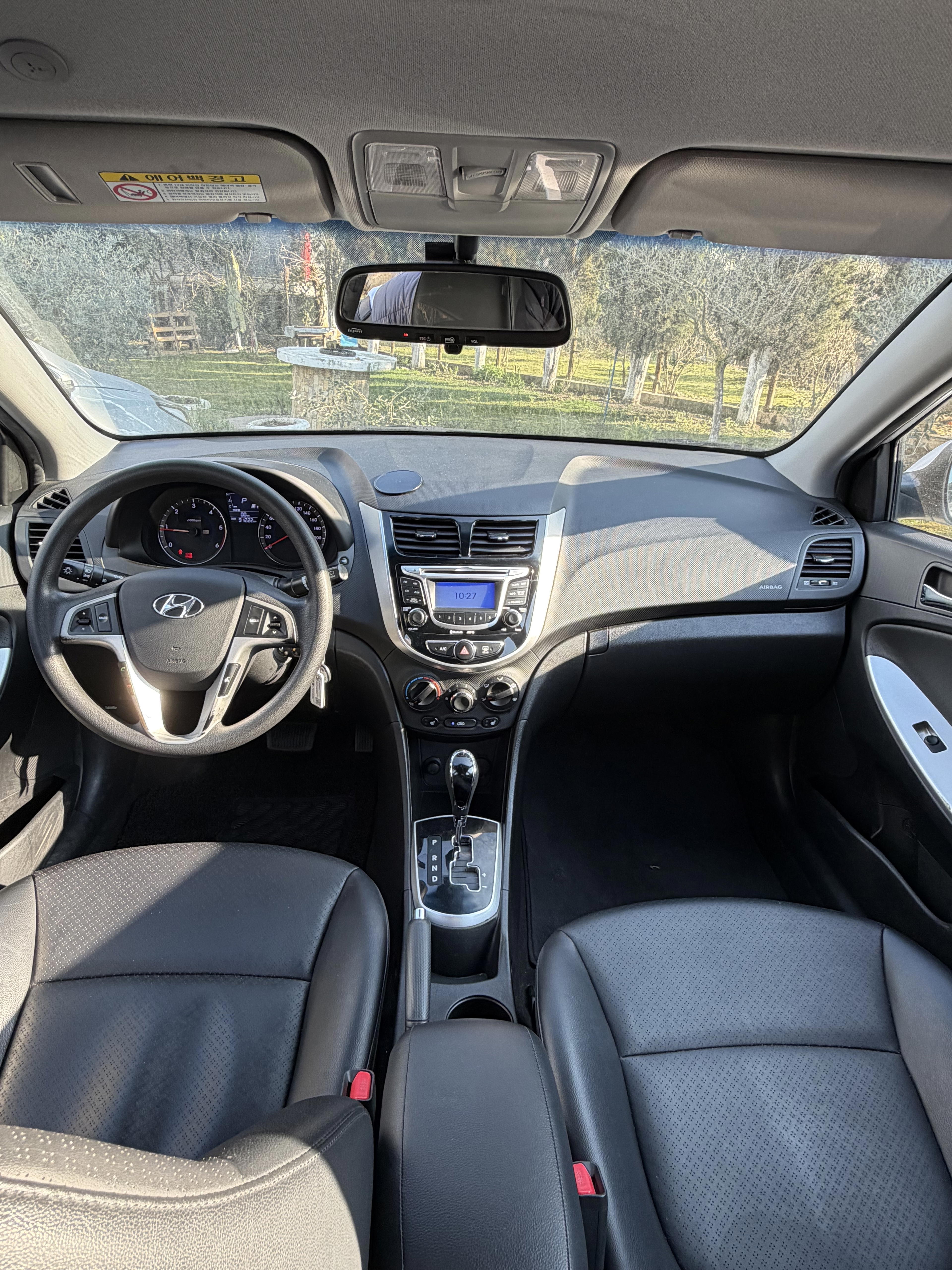 Hyundai Accent - main photo