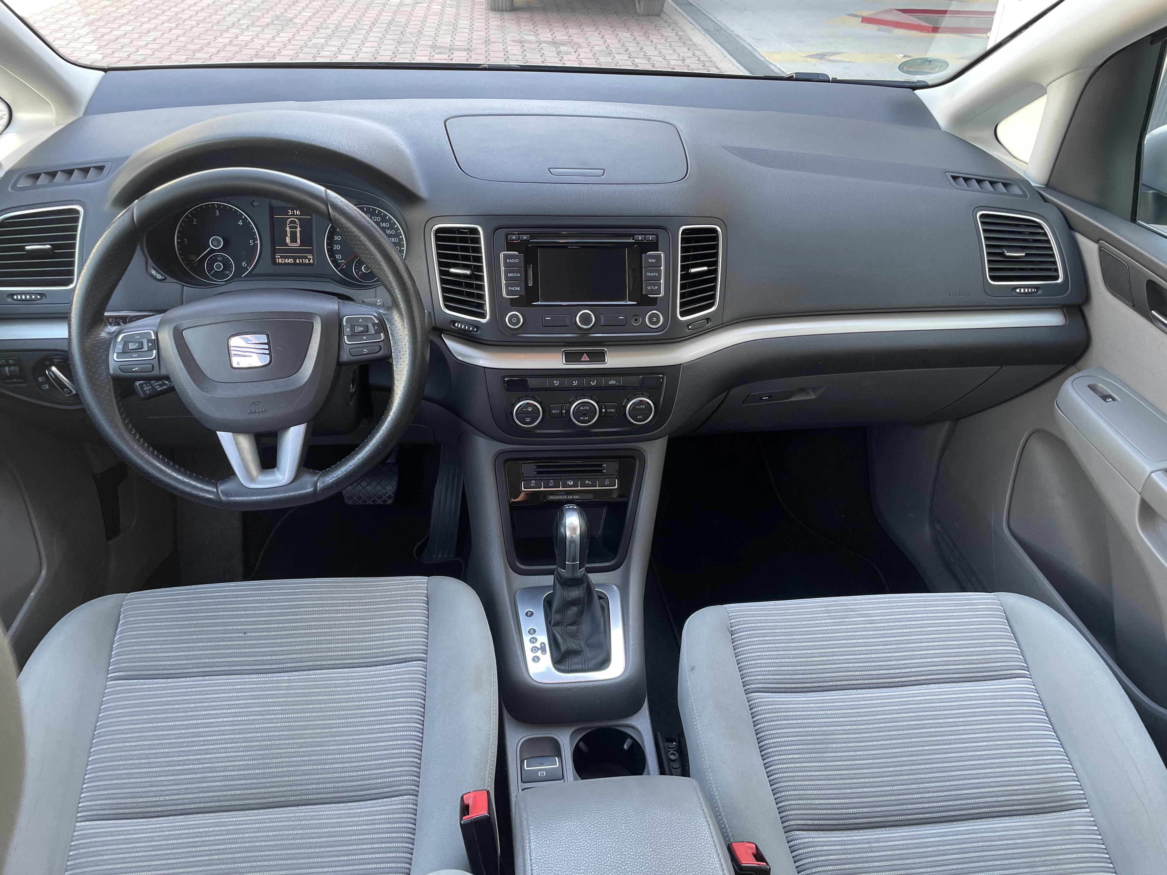Seat Alhambra - side view
