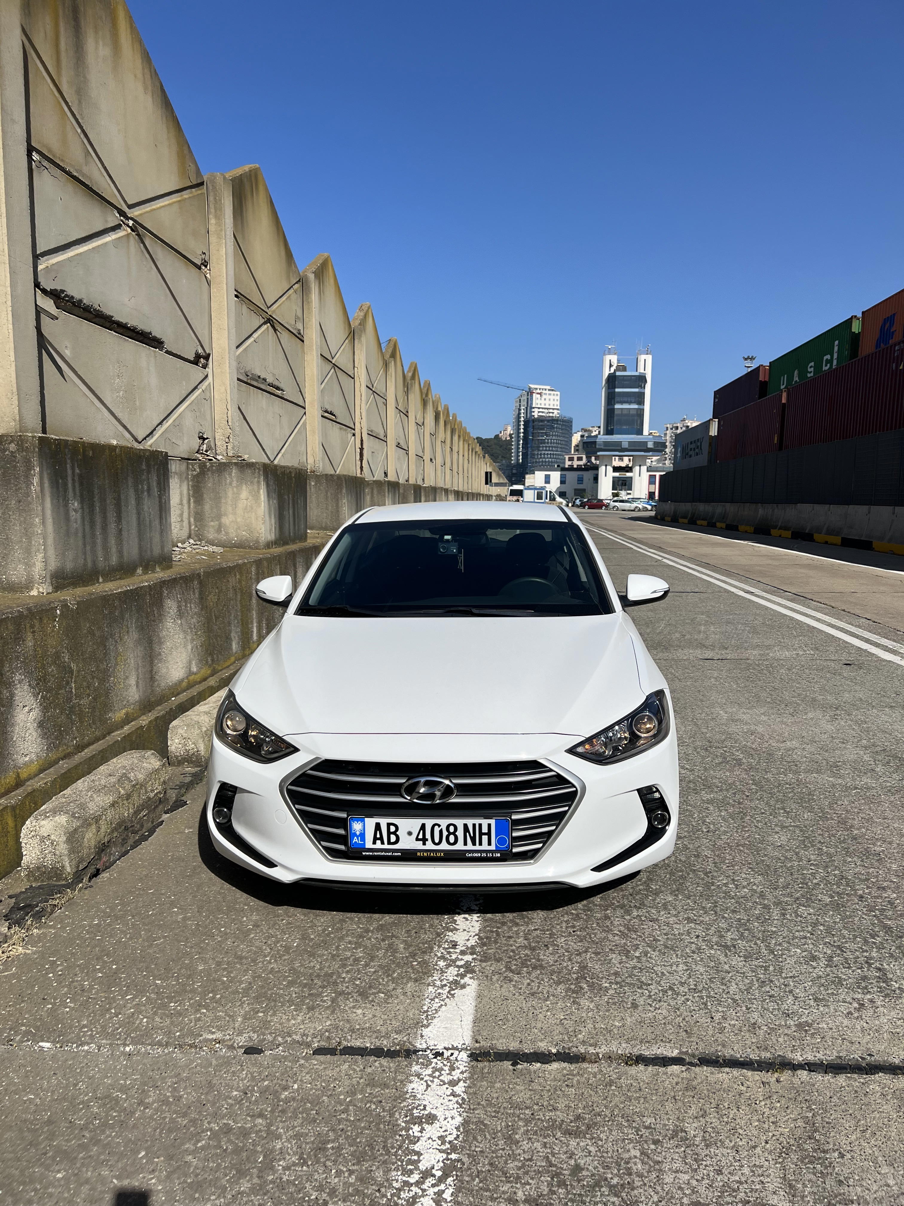 Hyundai Avante - side view