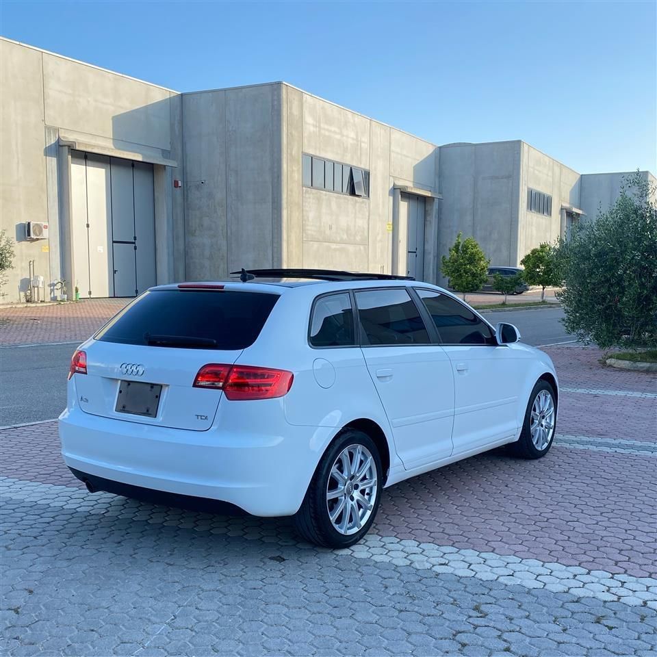 Audi A3 Sportback - side view
