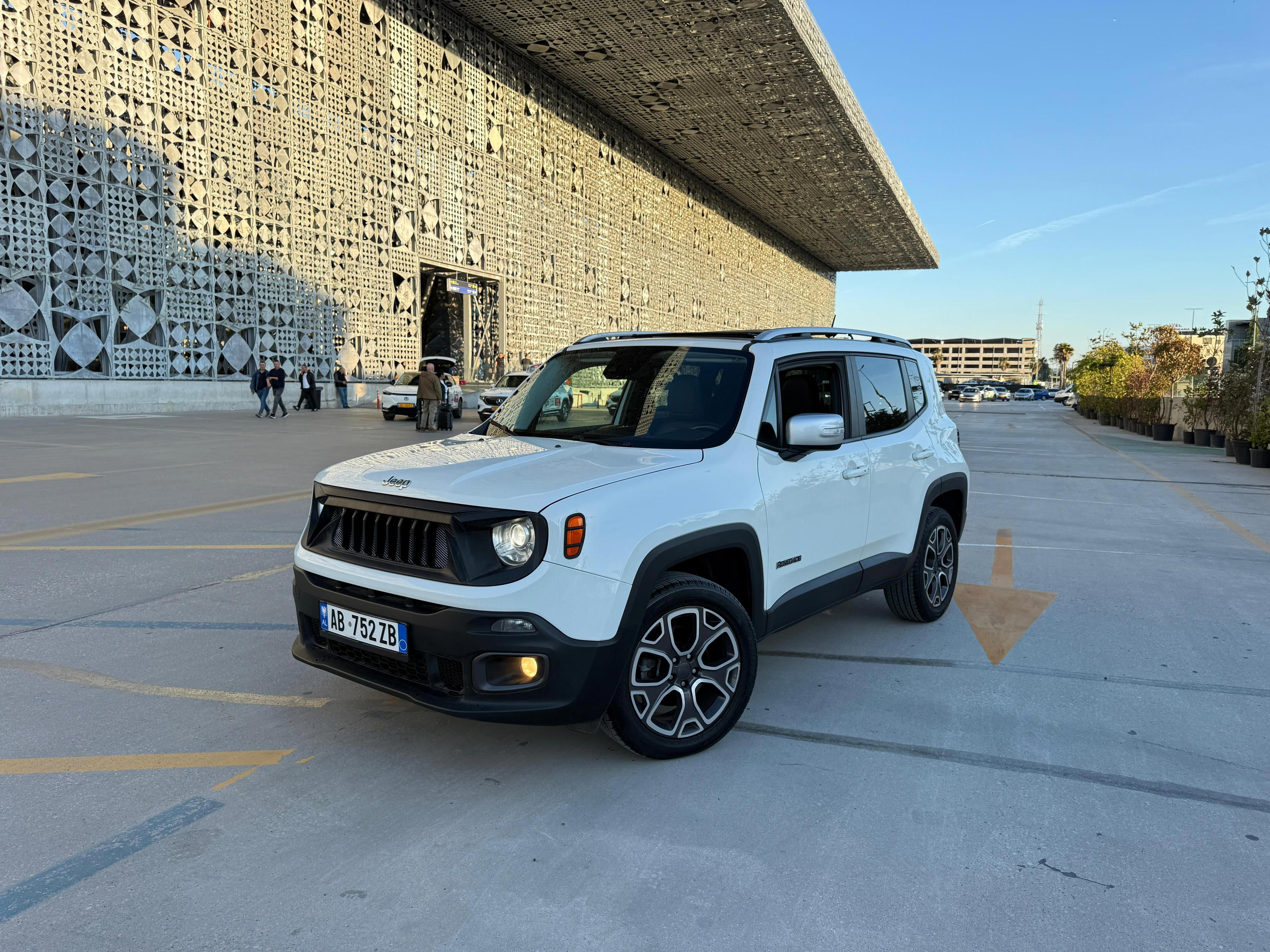 Jeep Renegade - side view
