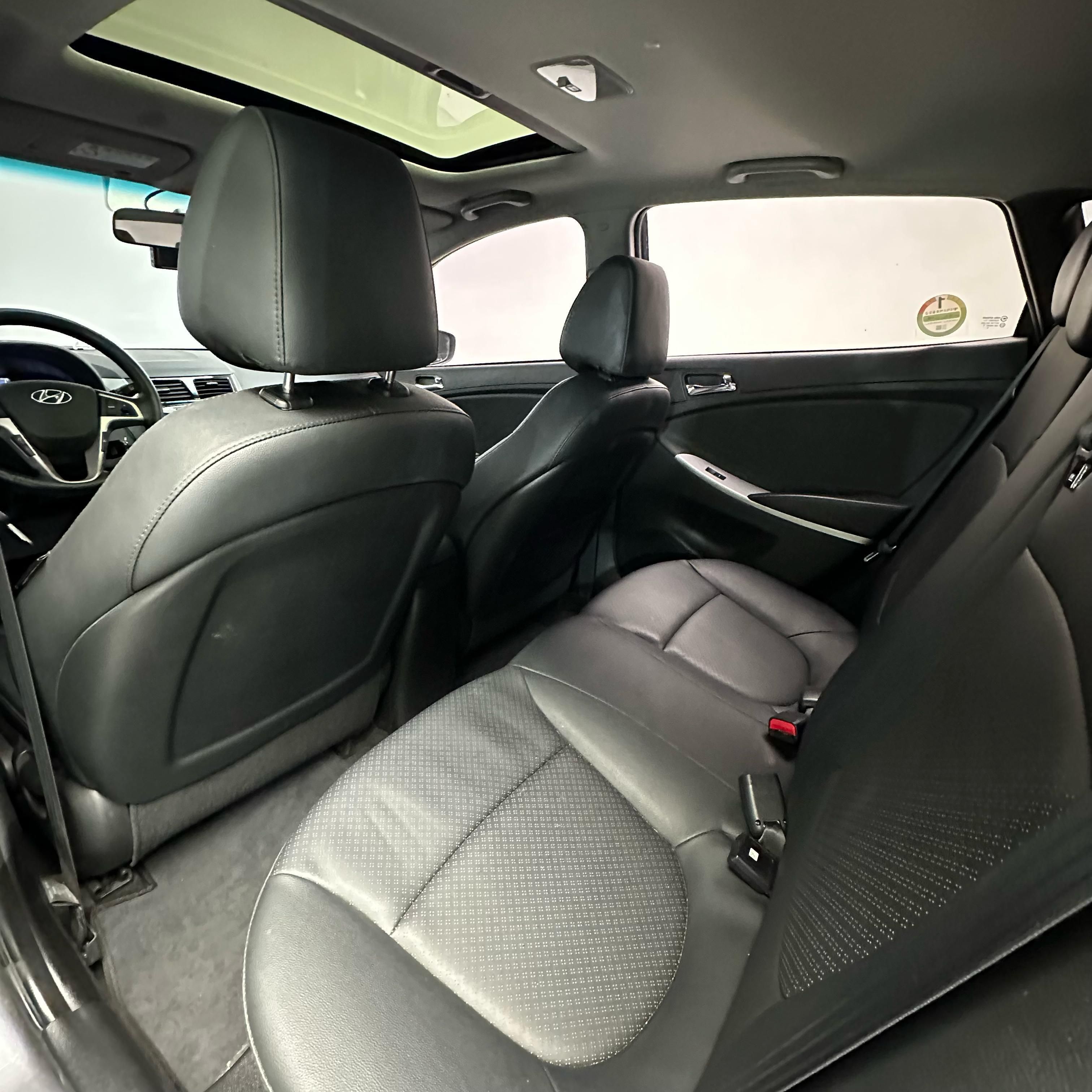 Hyundai Accent - photo 4