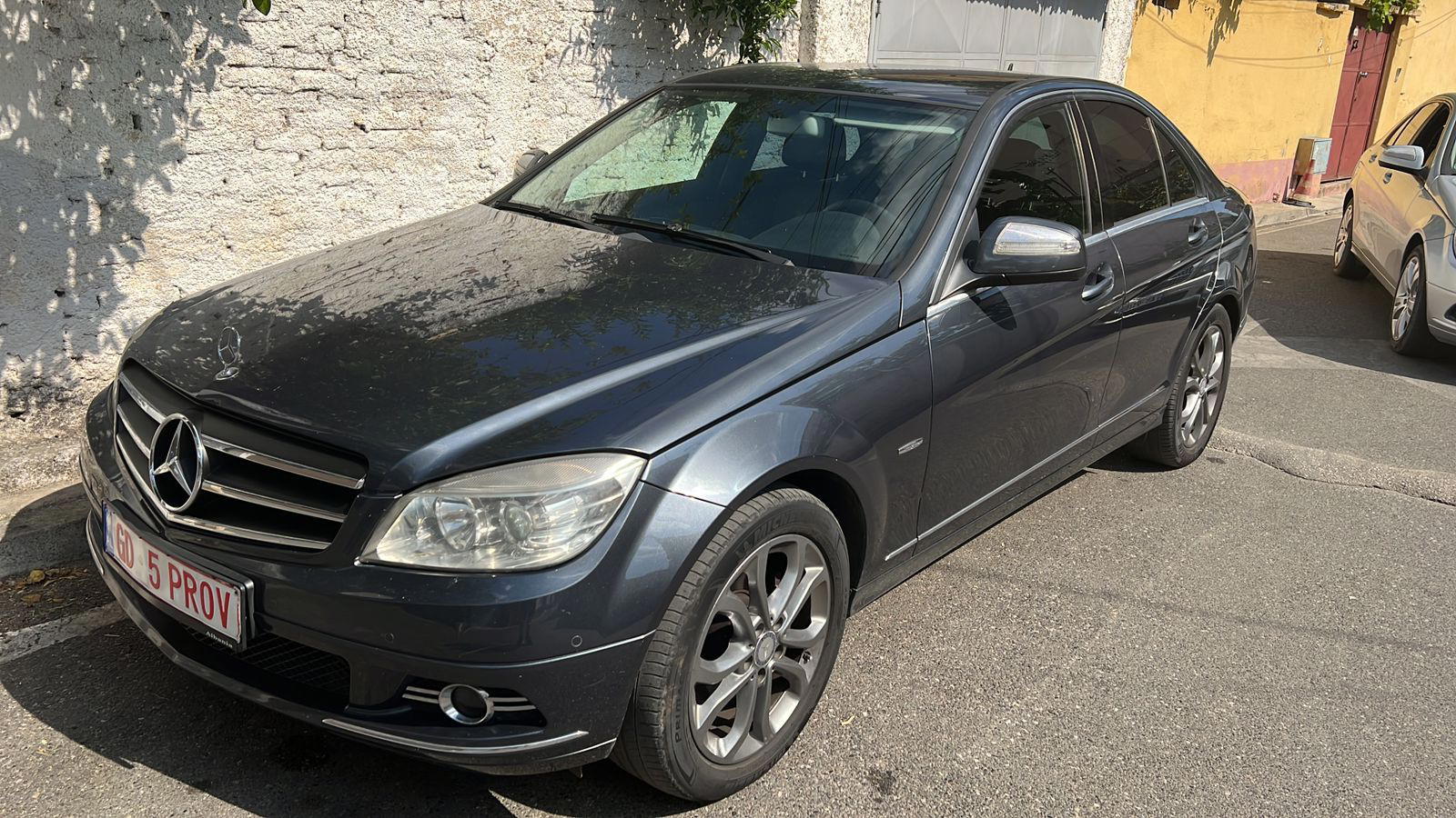 Mercedes-Benz C-Class - side view