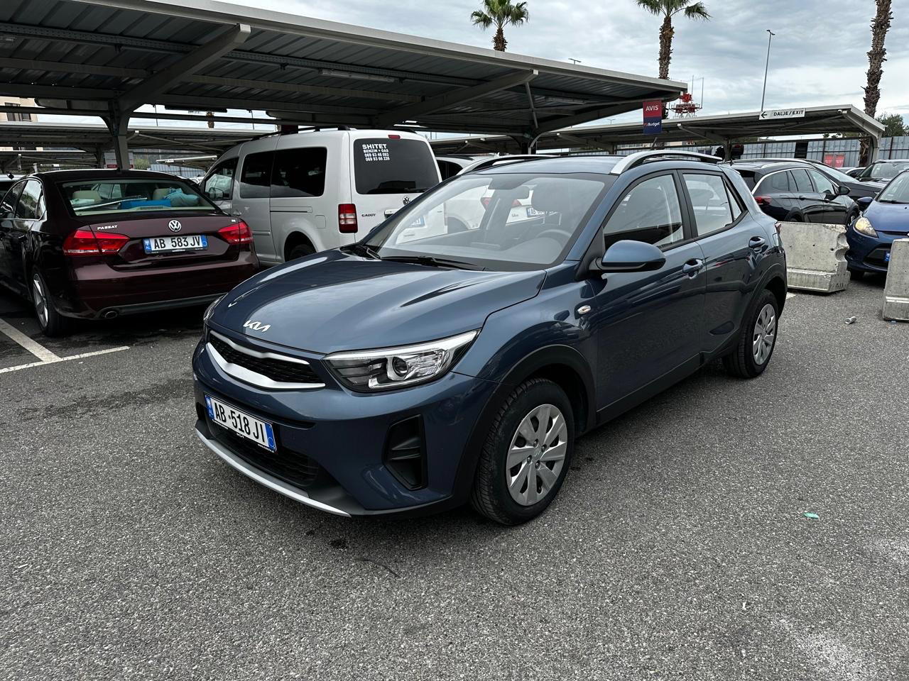 Kia Seltos - side view