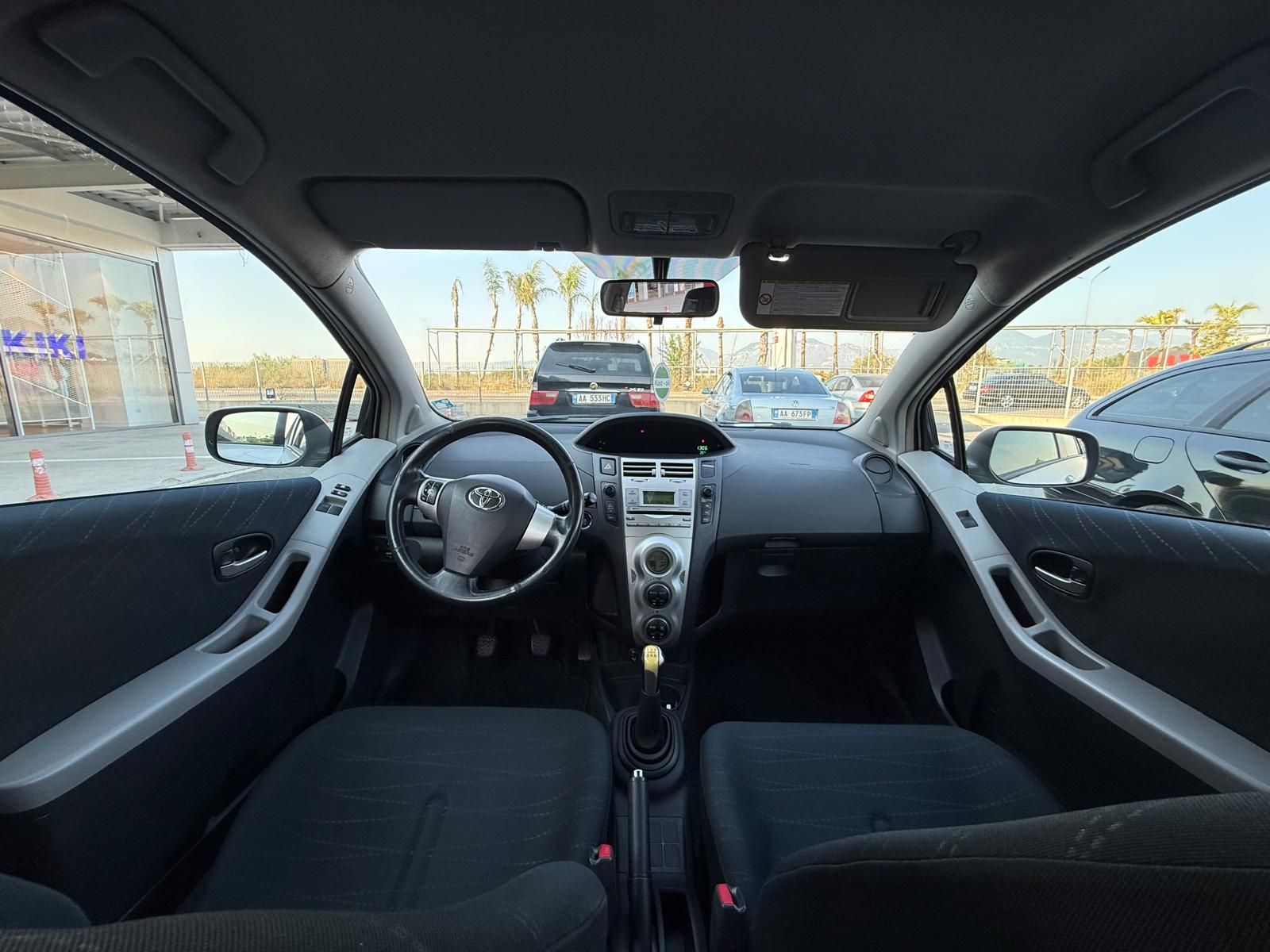 Toyota Yaris - photo 3