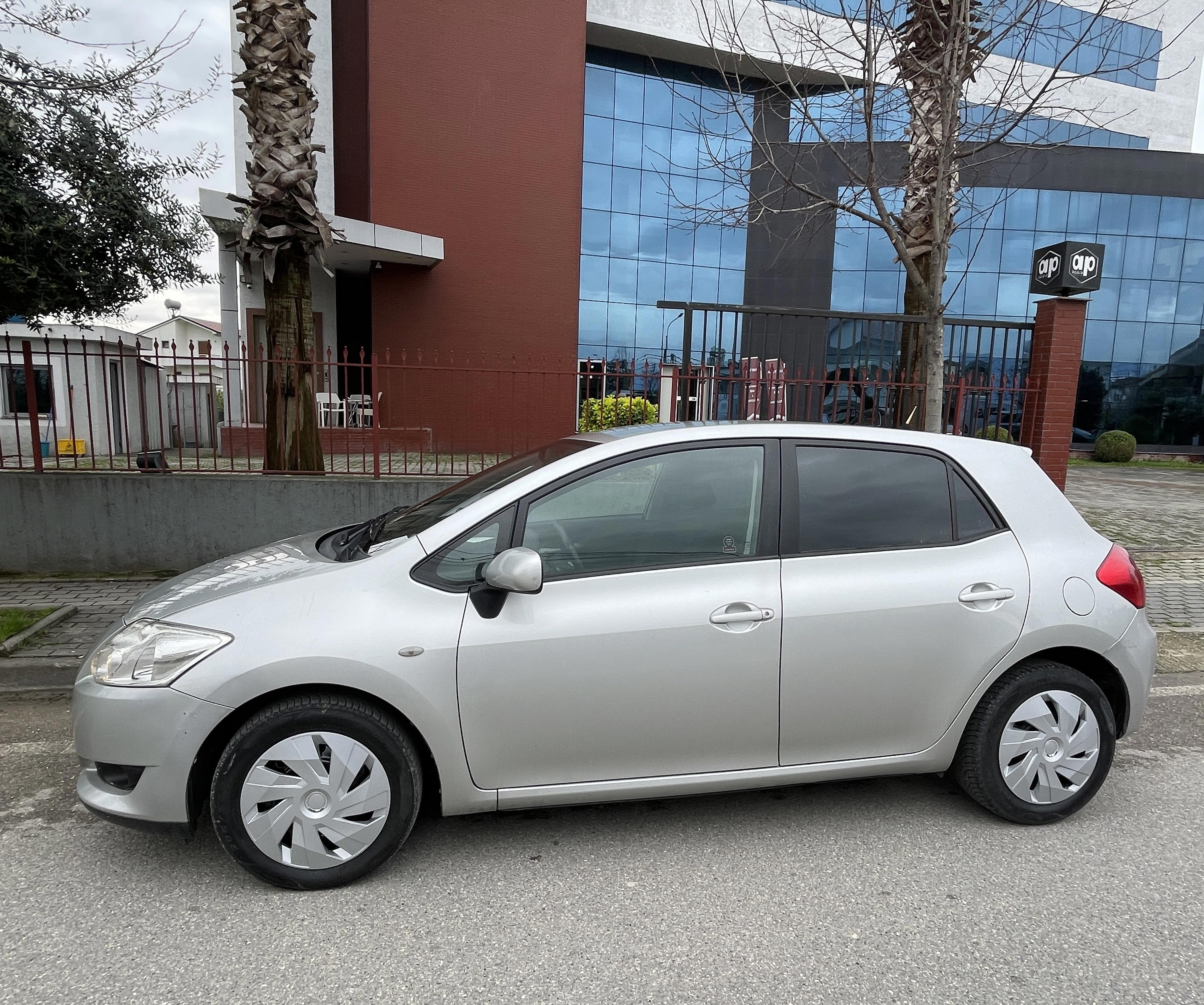 Toyota Auris - photo 4
