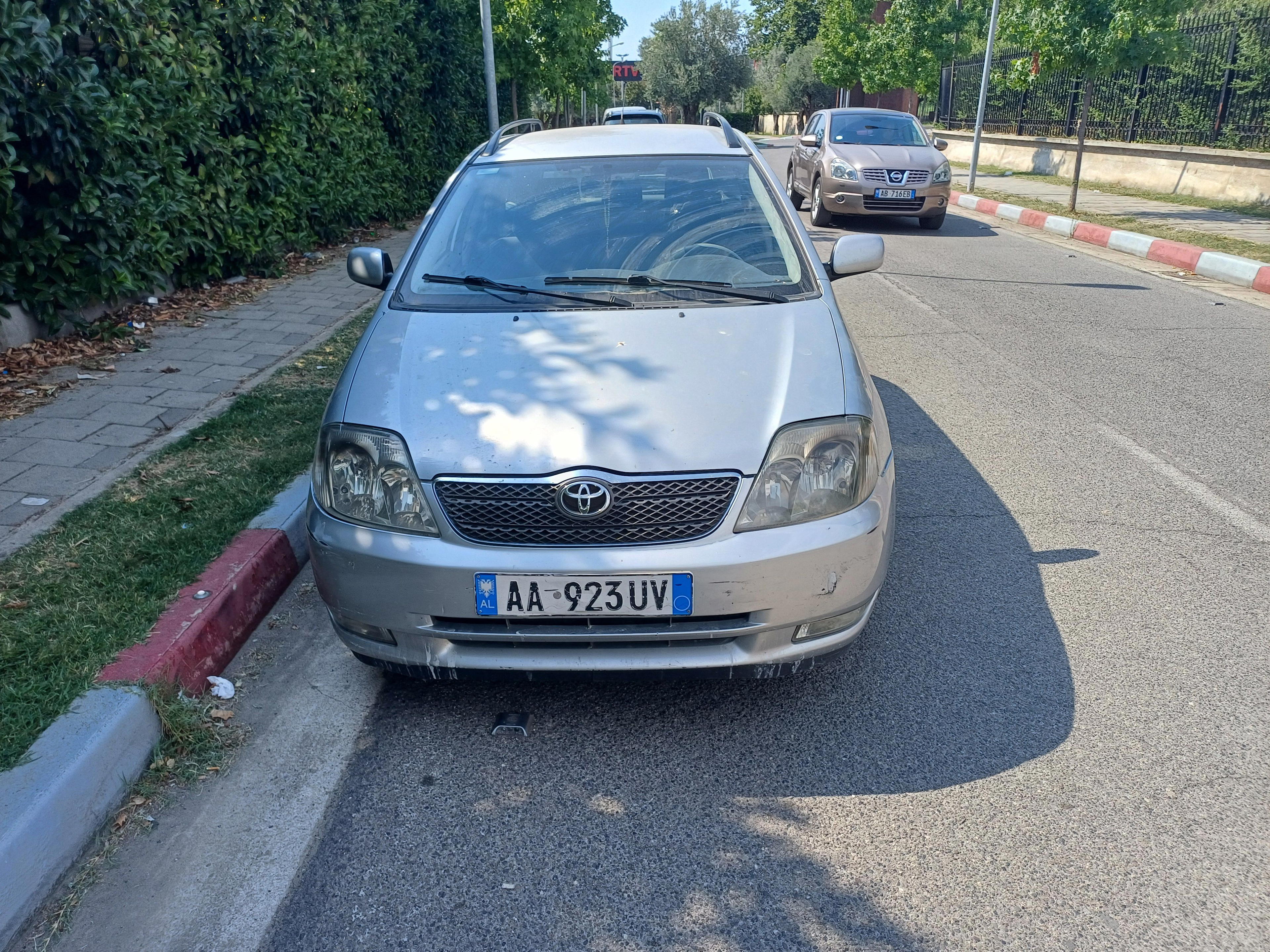 Toyota Corolla Hatchback - side view