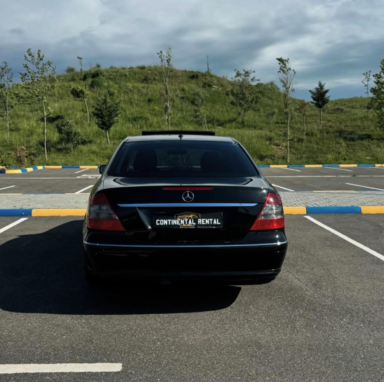 Mercedes-Benz E-Class - side view