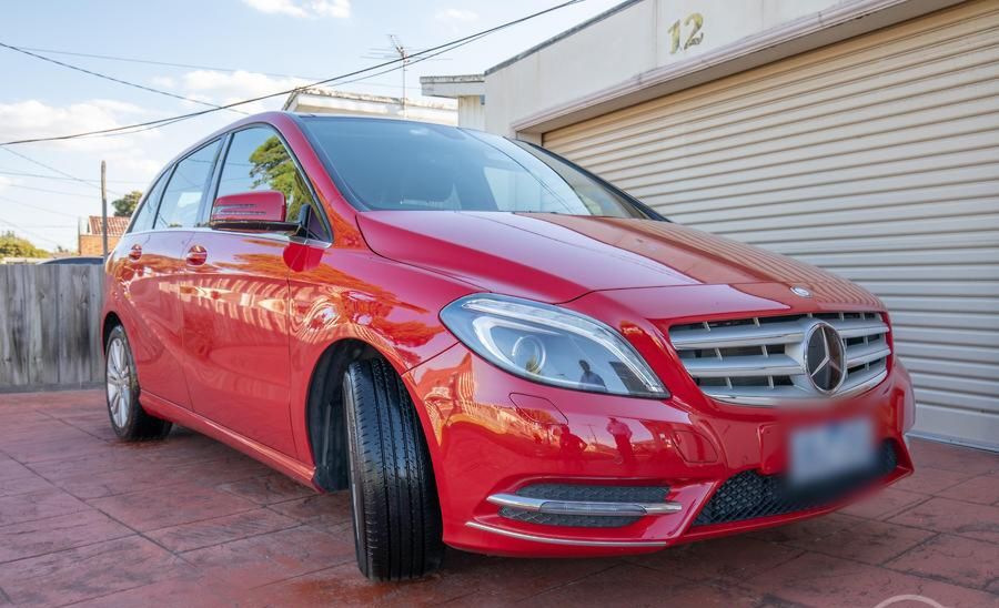 Mercedes-Benz B-Class - side view