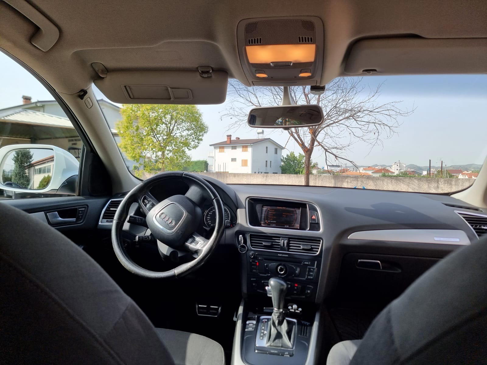Audi Q5 - side view