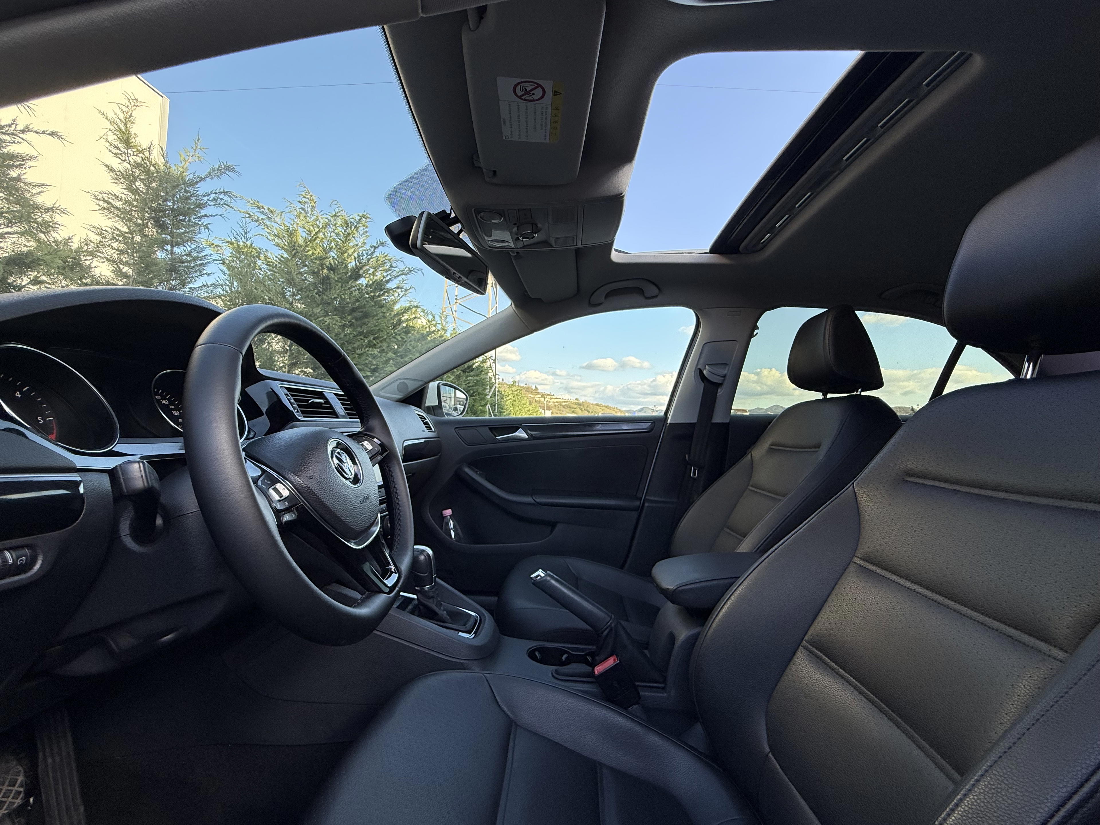 Volkswagen Jetta - photo 3