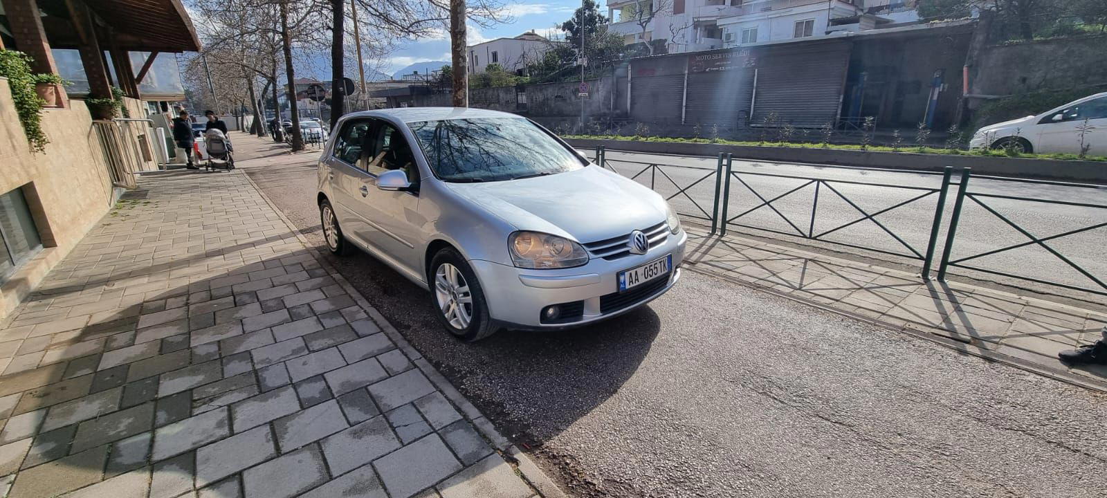 Volkswagen Golf - main photo