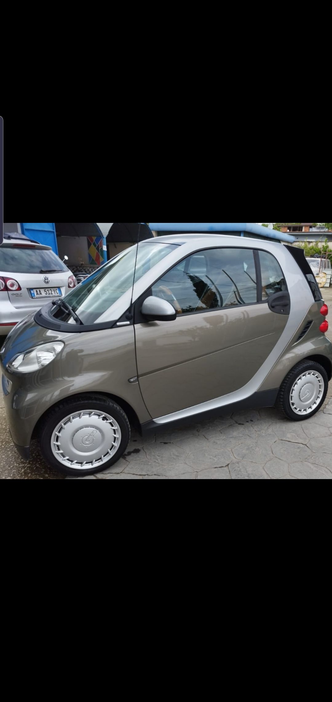 Smart ForTwo - side view