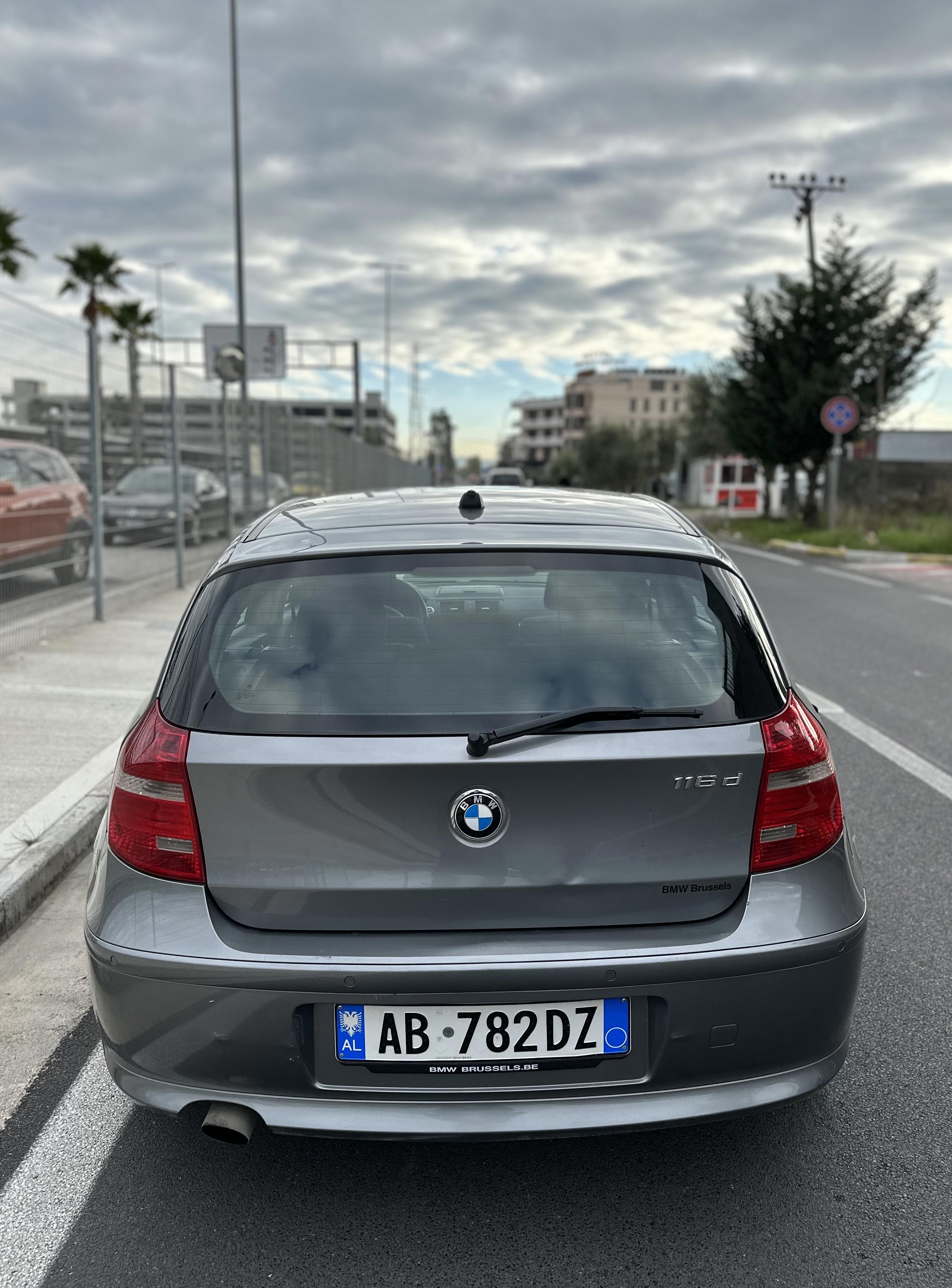 BMW 1 Series - side view
