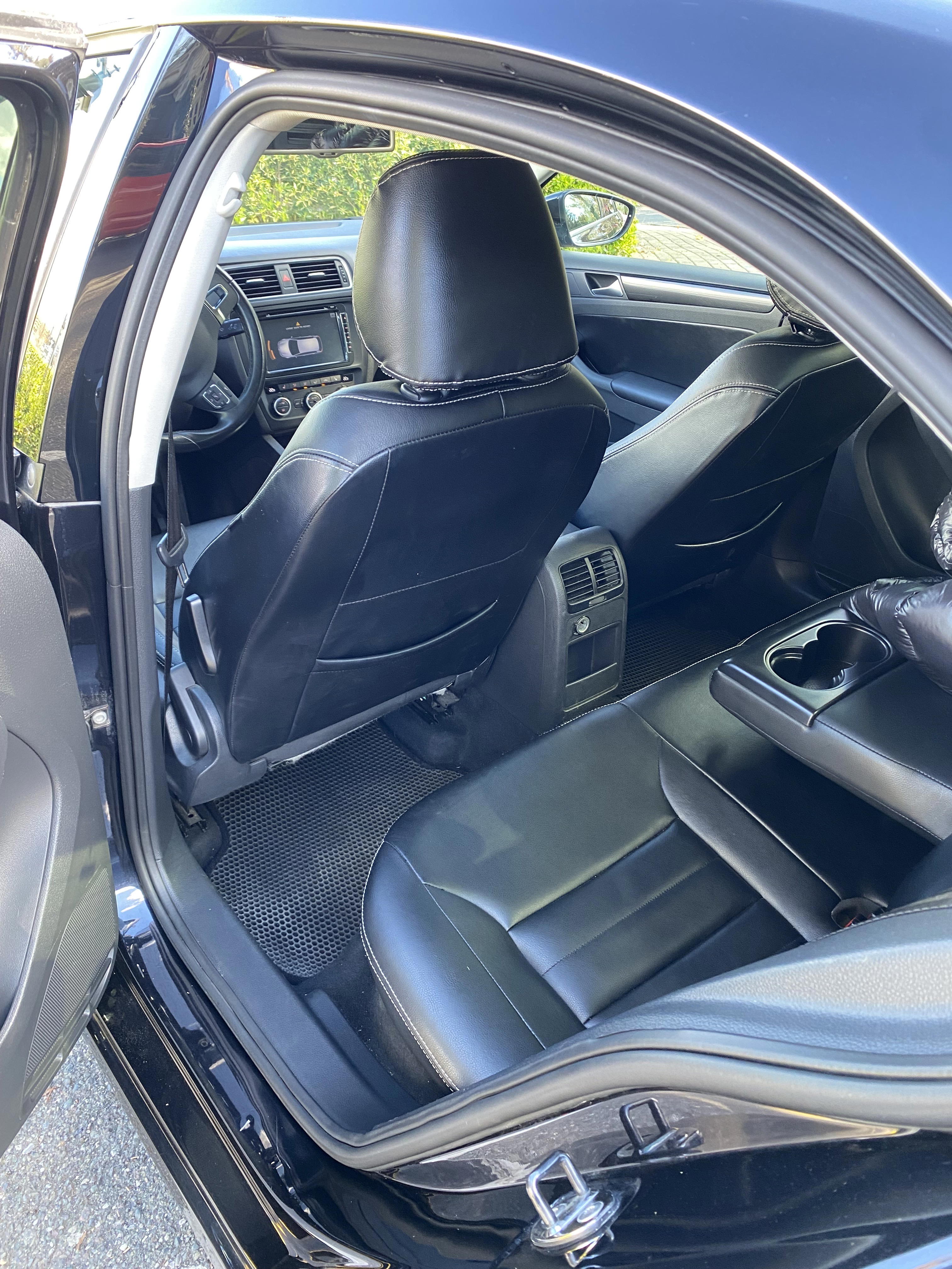 Volkswagen Jetta - photo 4