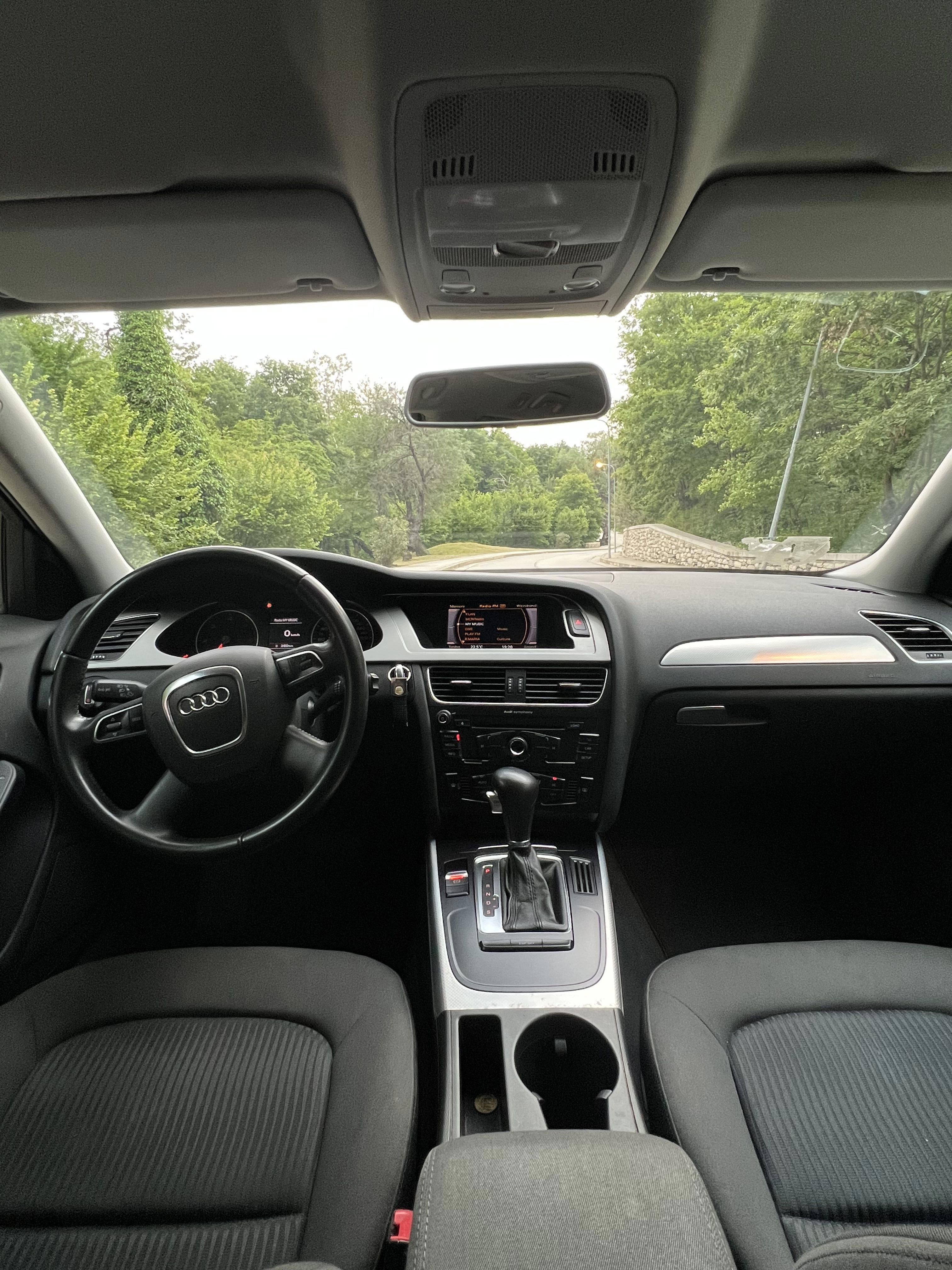 Audi A4 allroad - side view