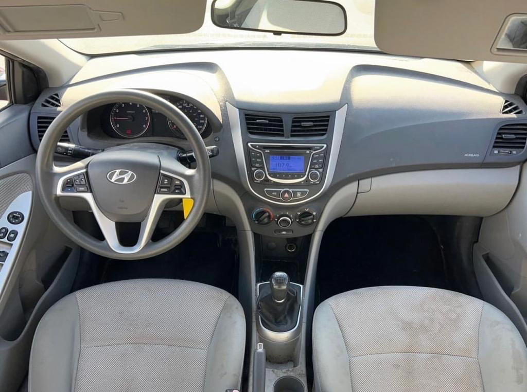 Hyundai Accent - photo 3