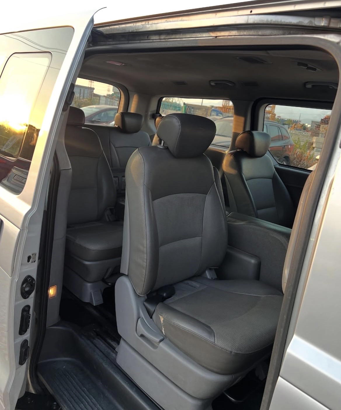 Hyundai Starex - photo 3