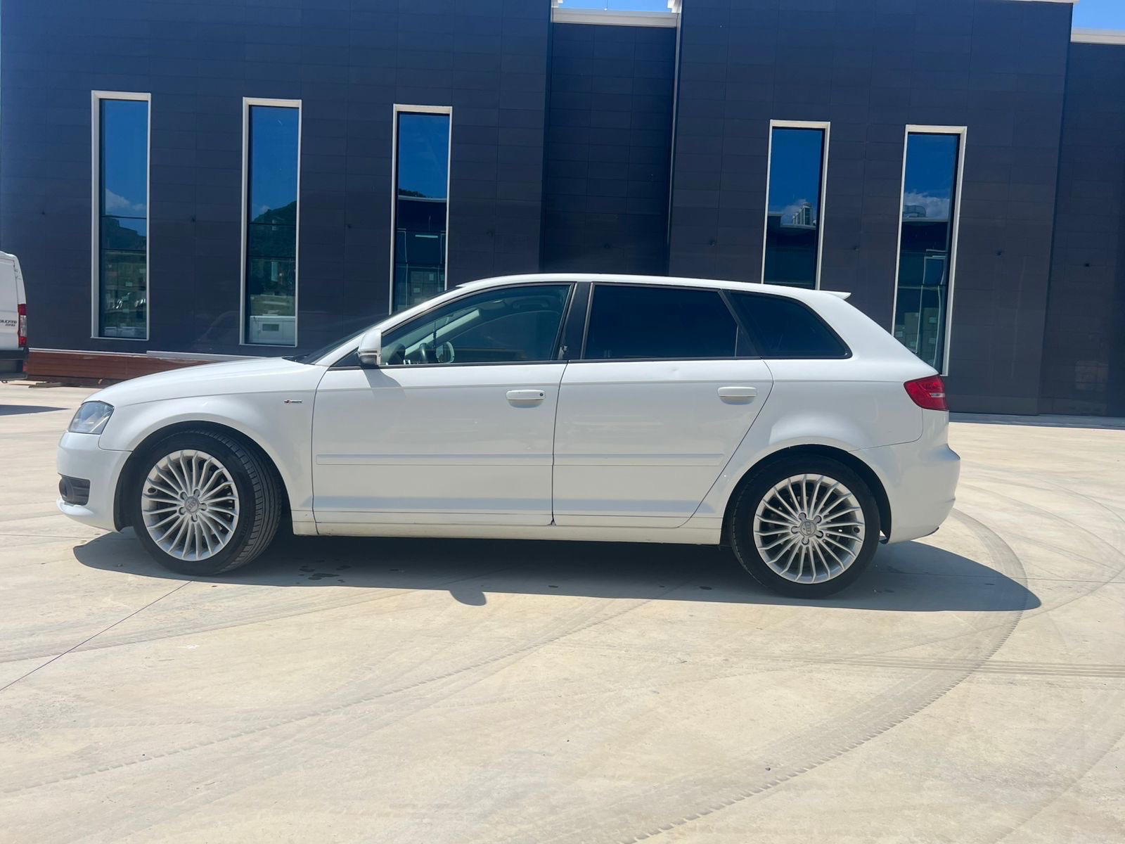 Audi A3 Sportback - photo 3