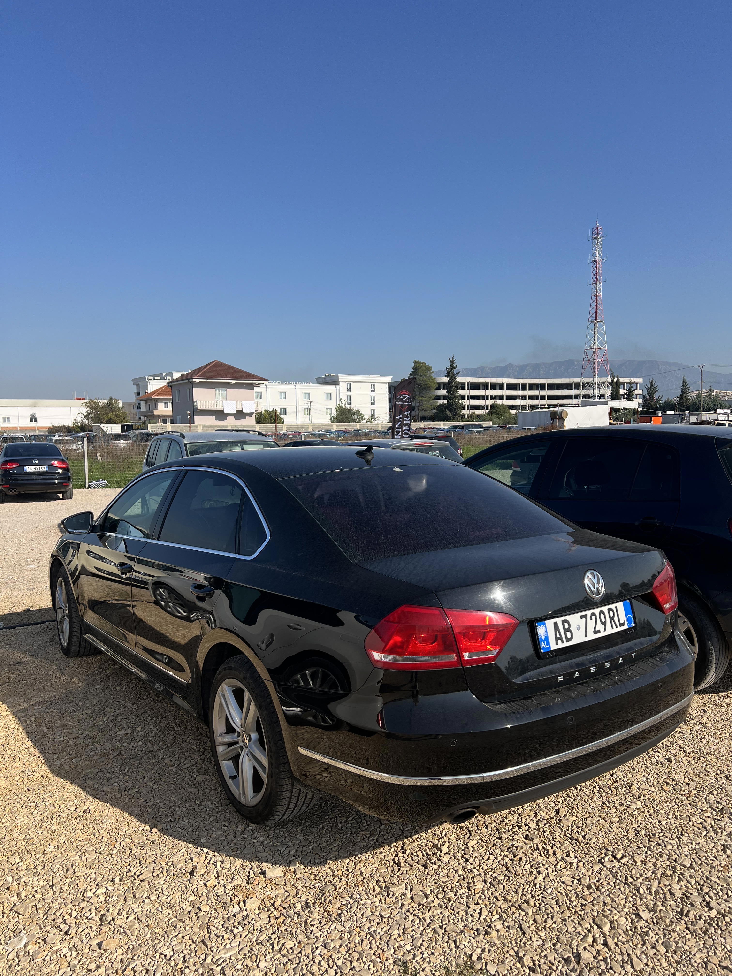 Volkswagen Passat - side view