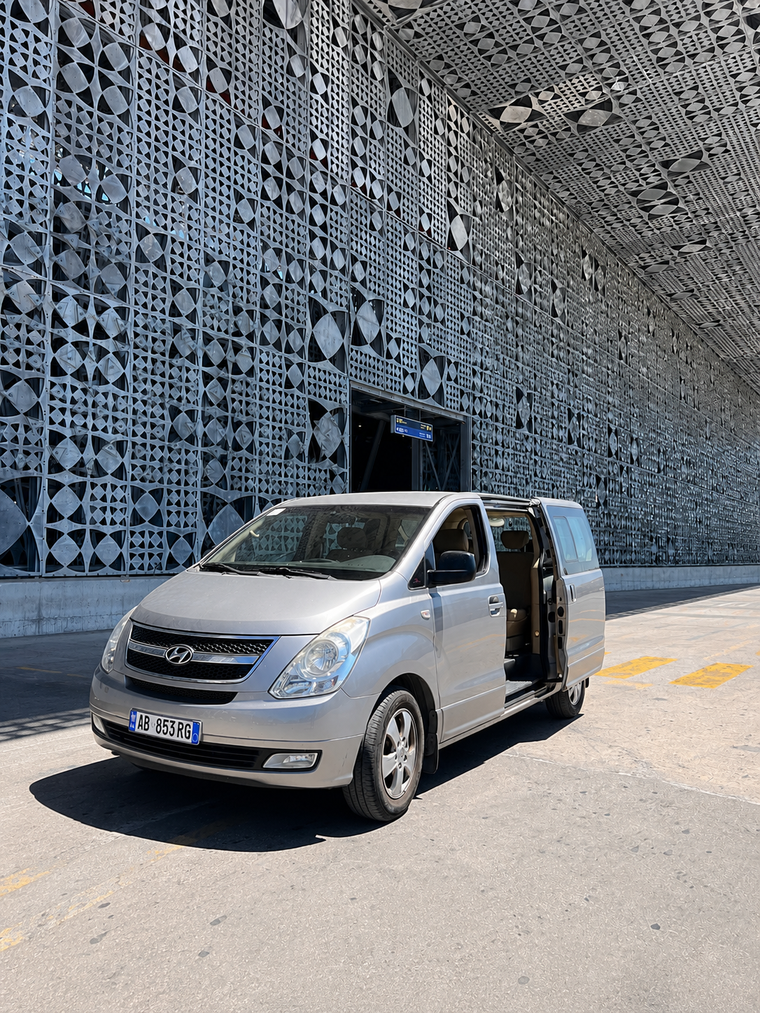 Hyundai Starex for rent