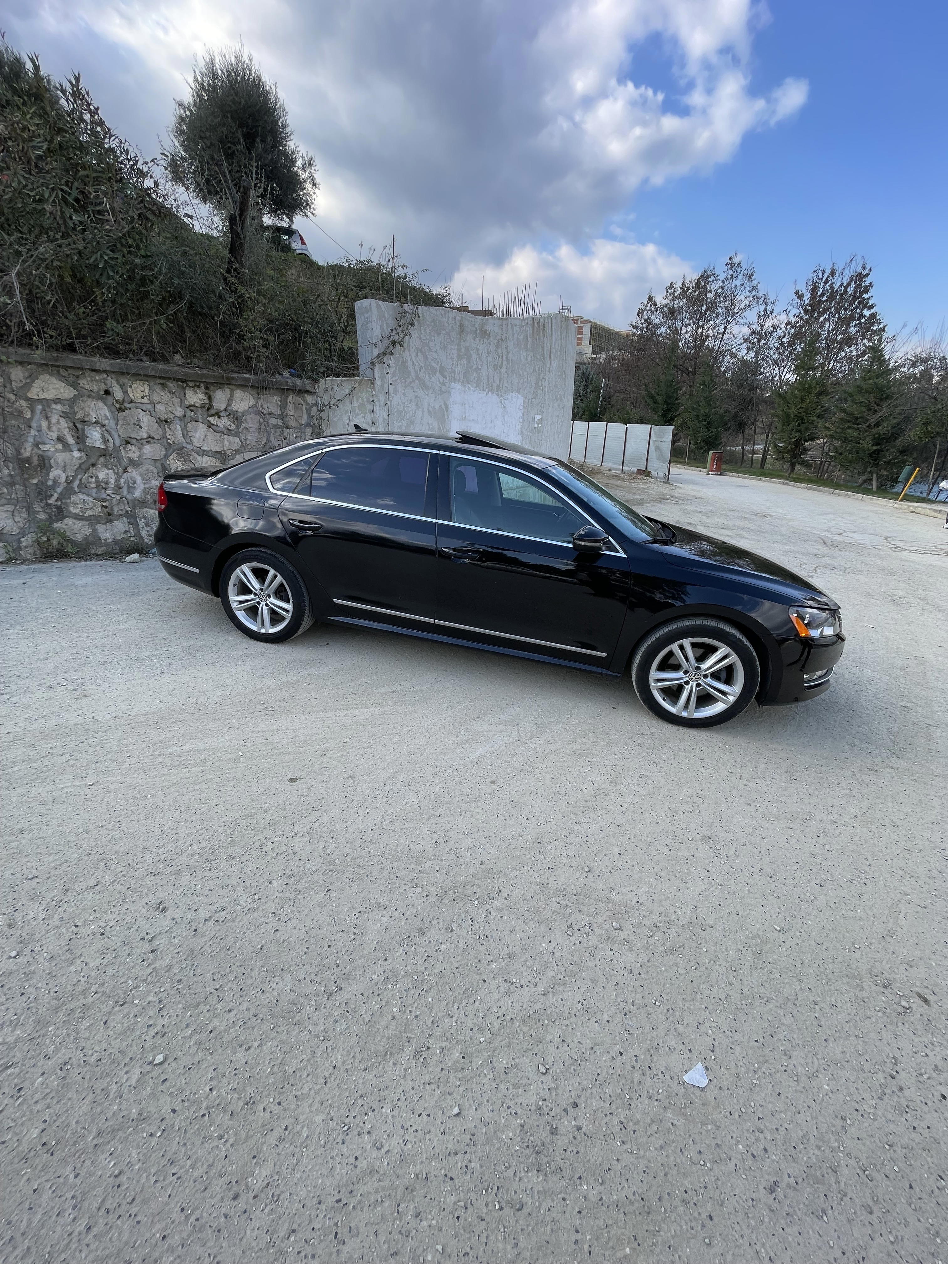 Volkswagen Passat - side view