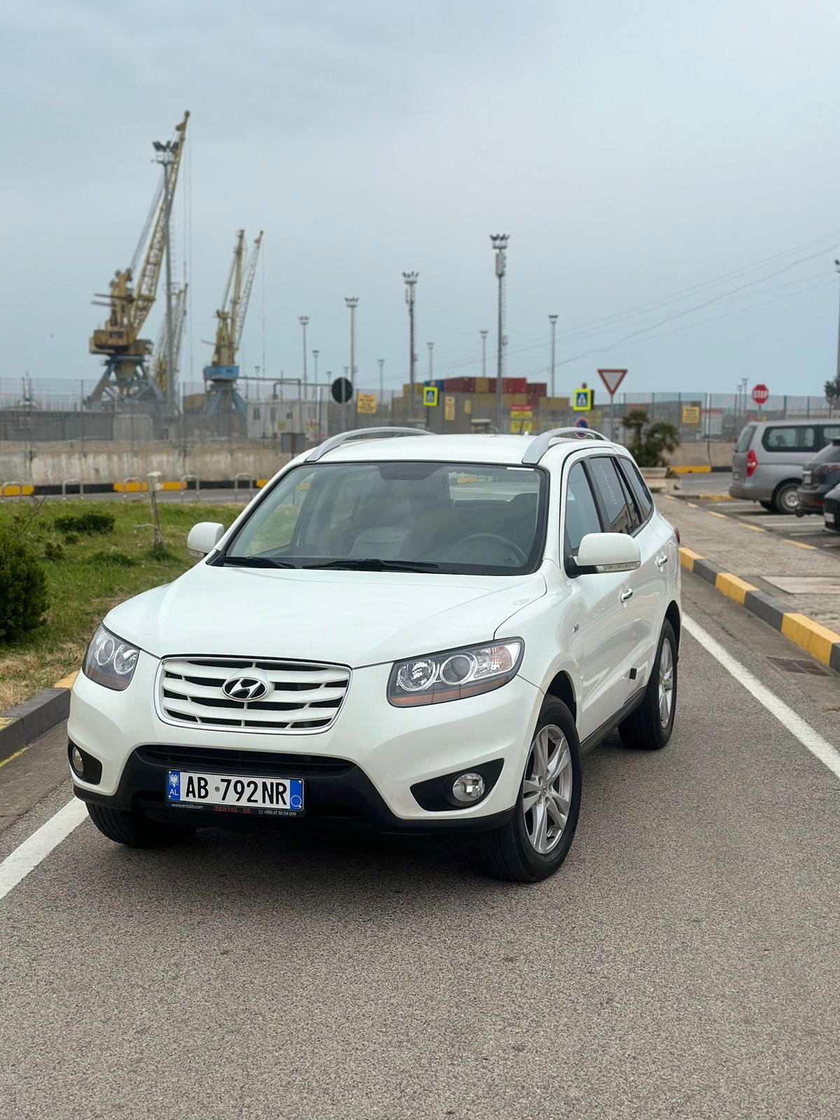 Hyundai Santa Fe for rent