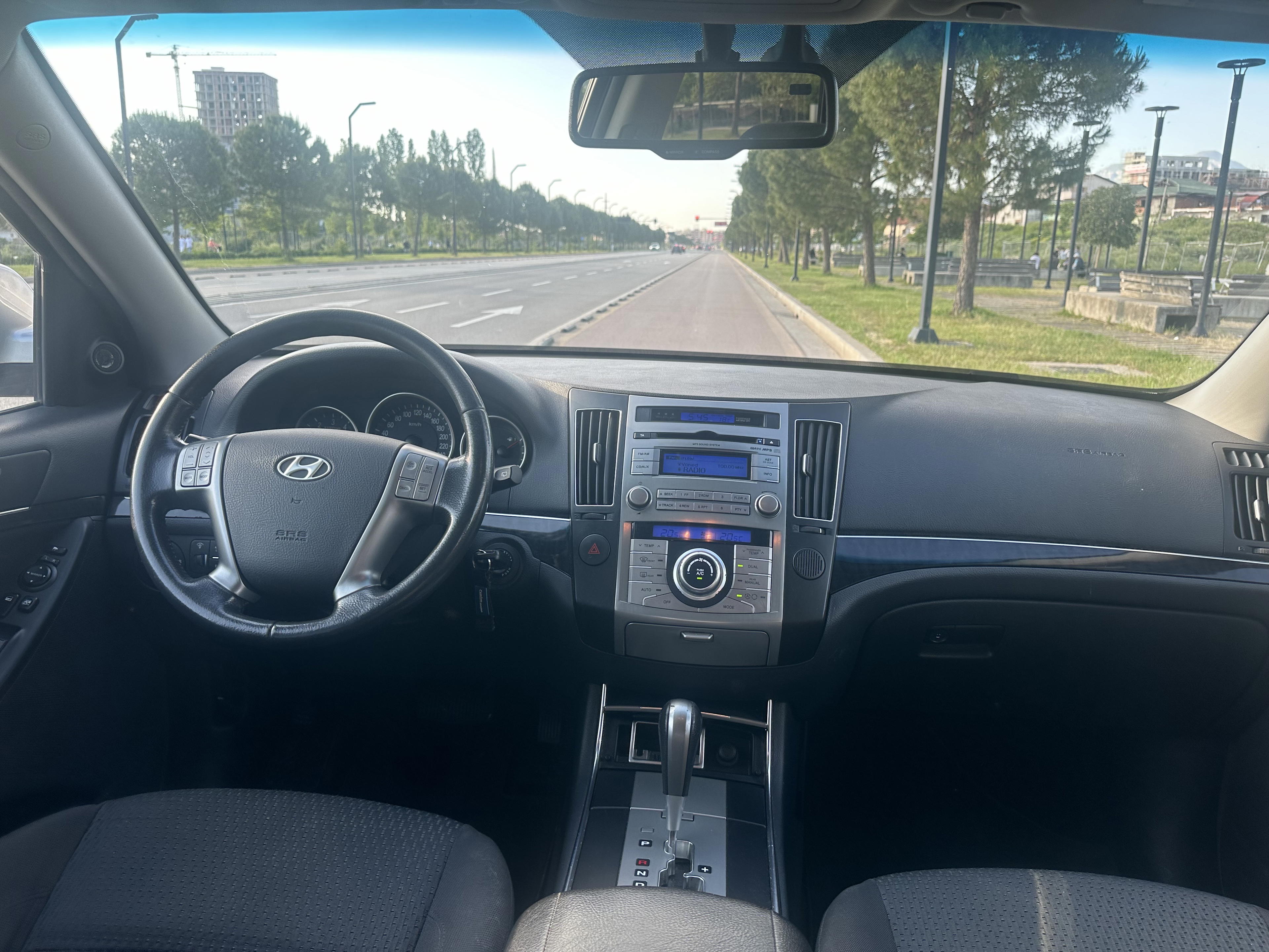 Hyundai Santa Fe XL - main photo