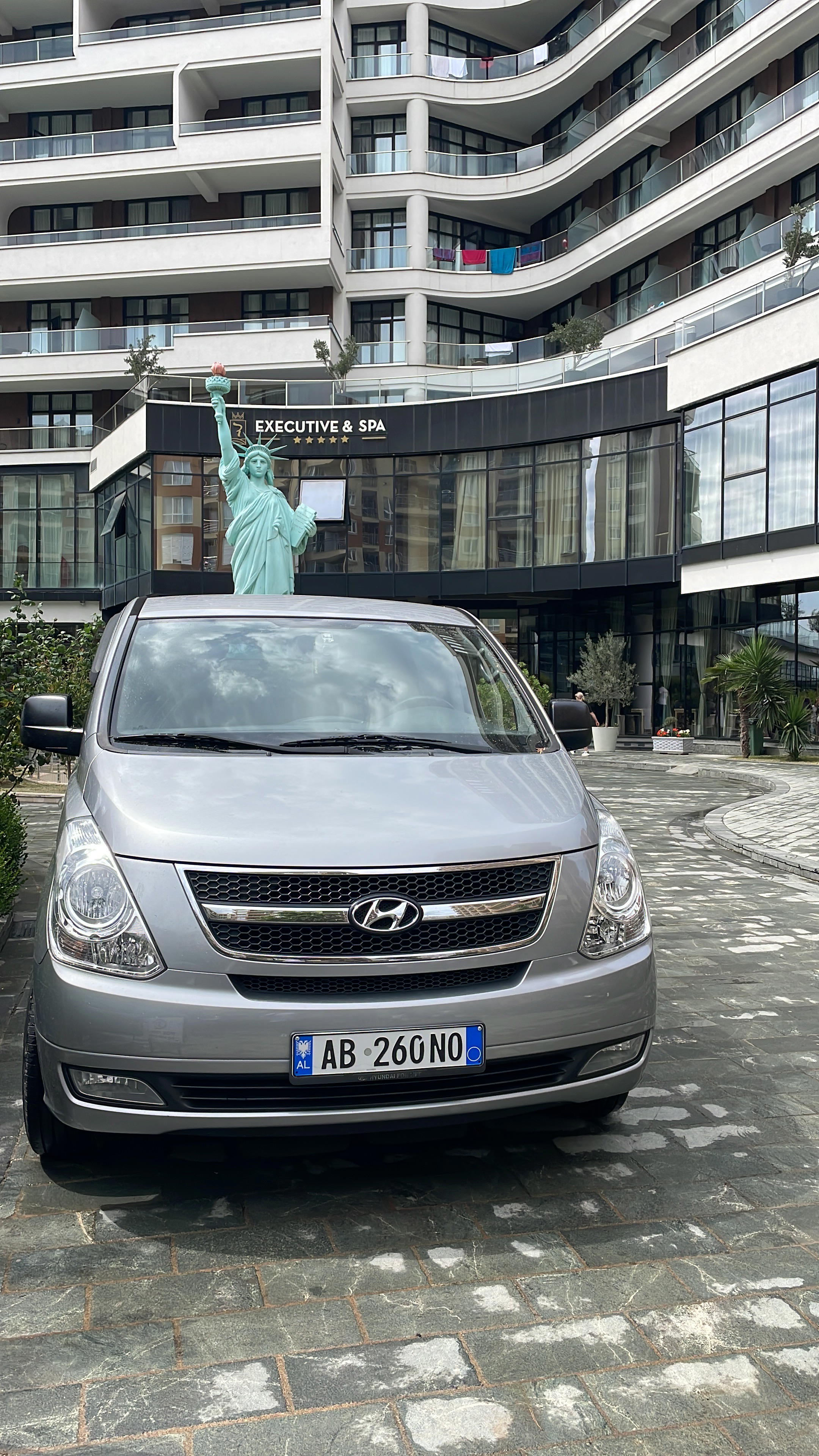 Hyundai Entourage for rent