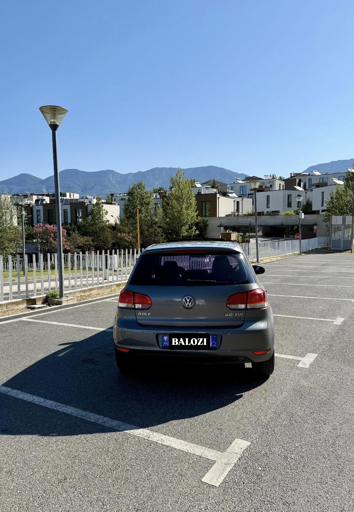 Volkswagen Golf - main photo